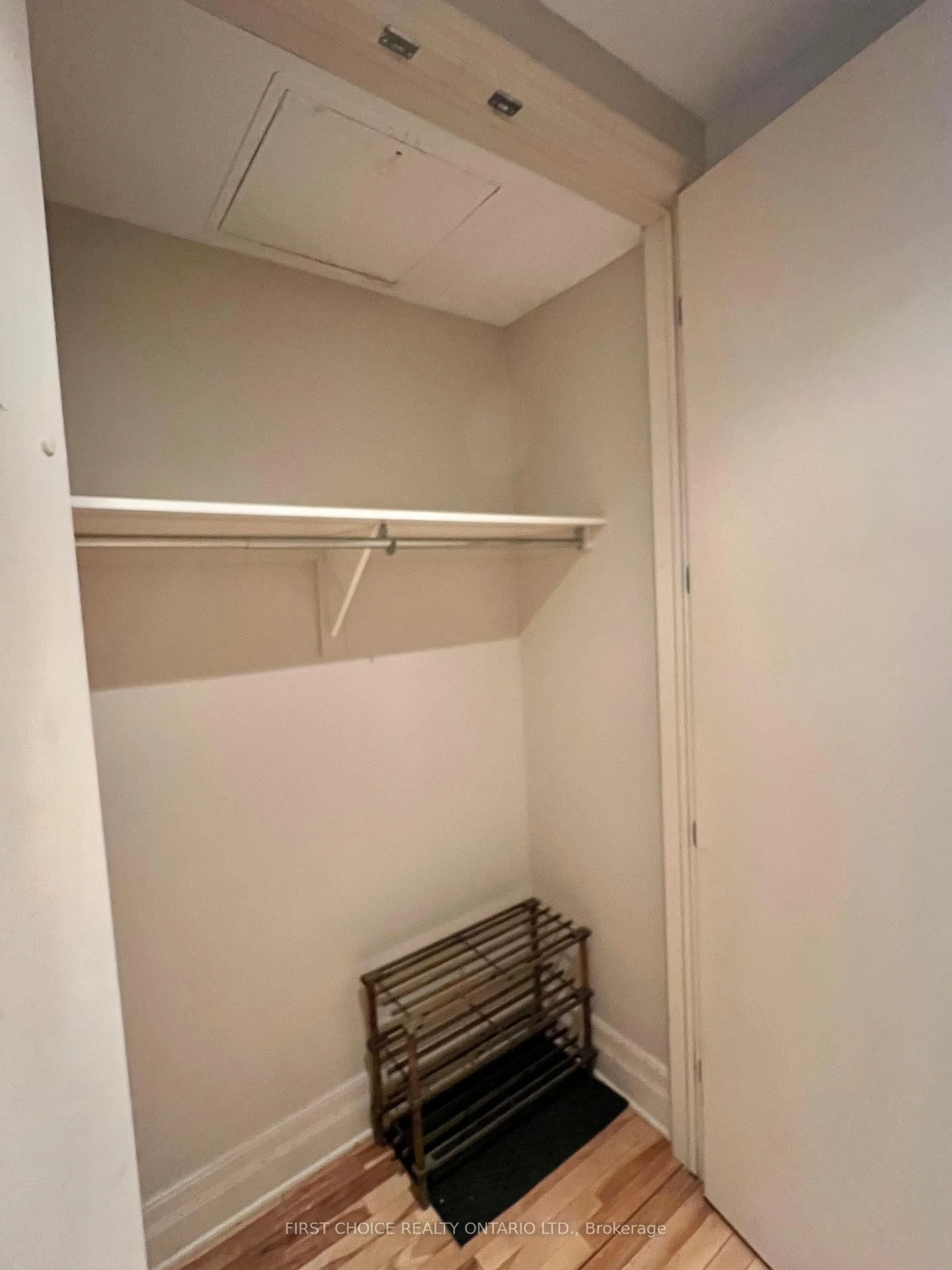 A pic of a room for 375 Lisgar St #805, Ottawa Ontario K2P 0E3