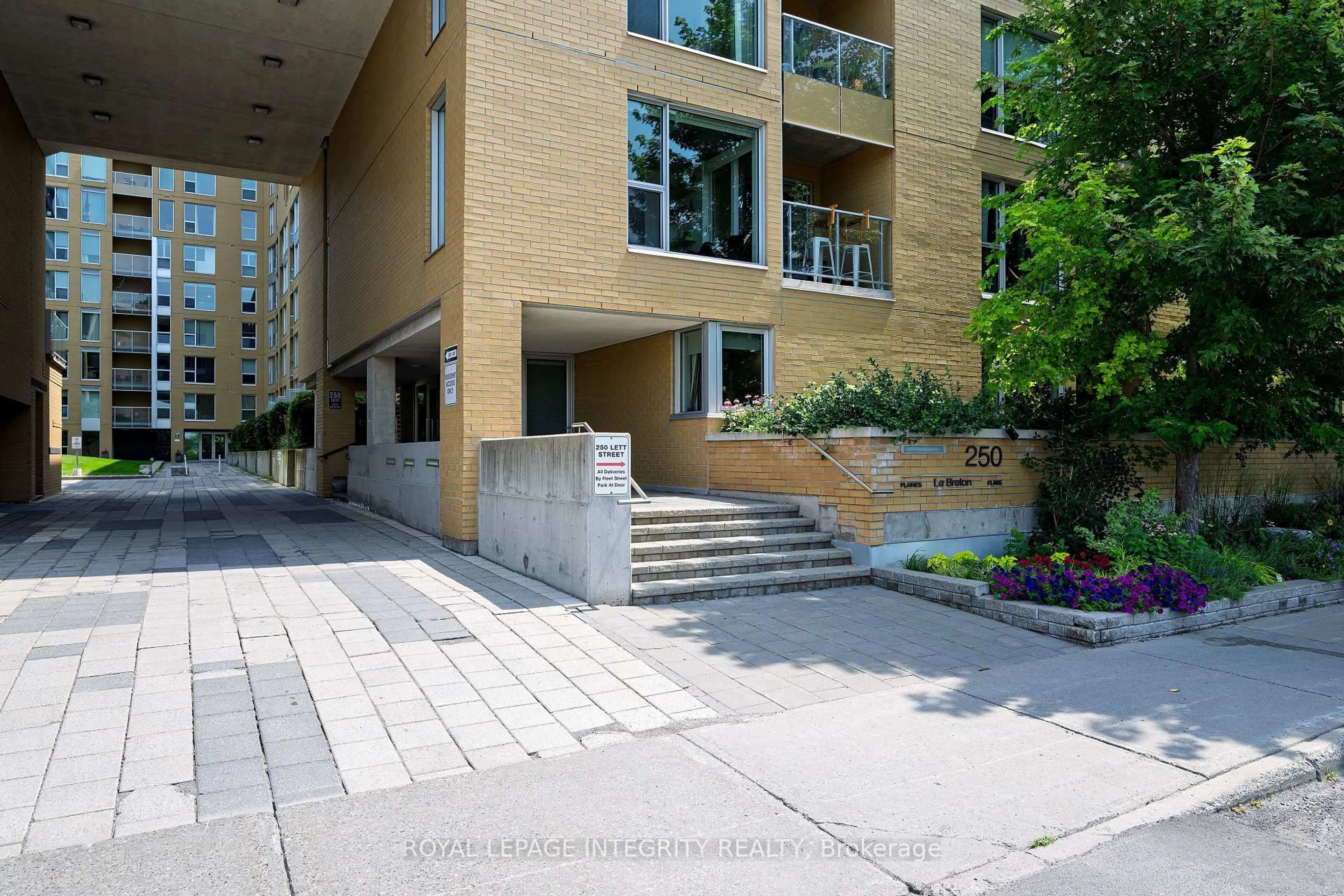 Patio, street for 250 Lett St #206, Ottawa Ontario K1R 0A8