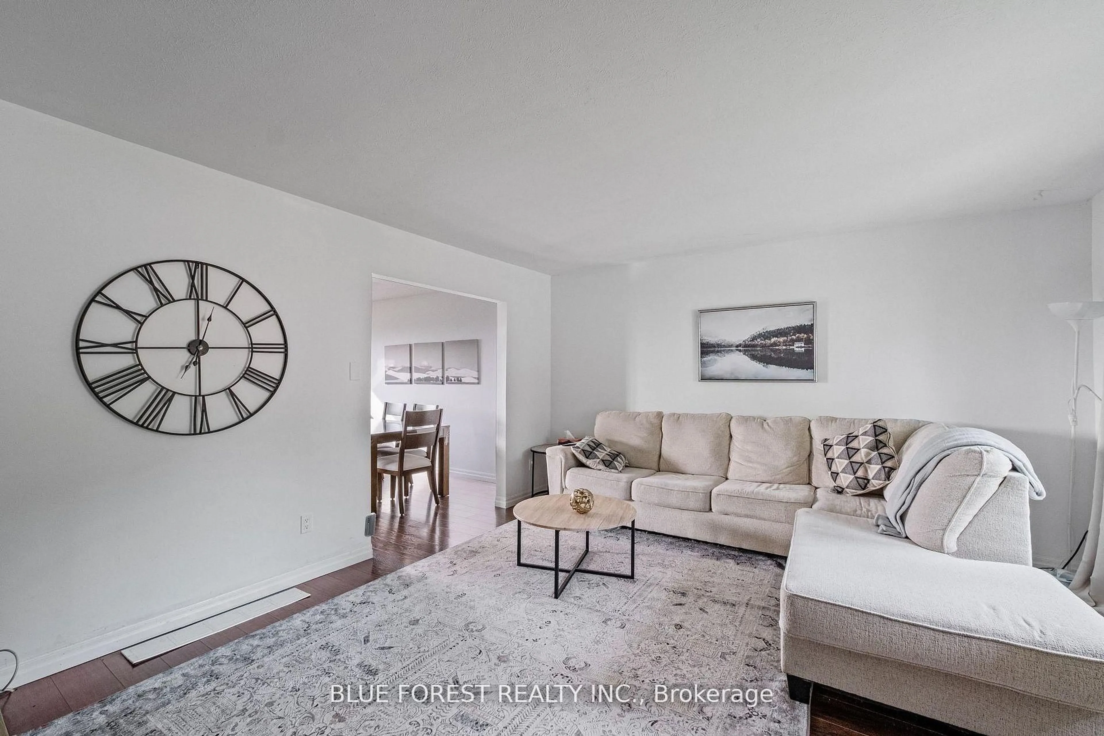 Living room with furniture, unknown for 992 Eagle Crt, London South Ontario N5Z 4K6