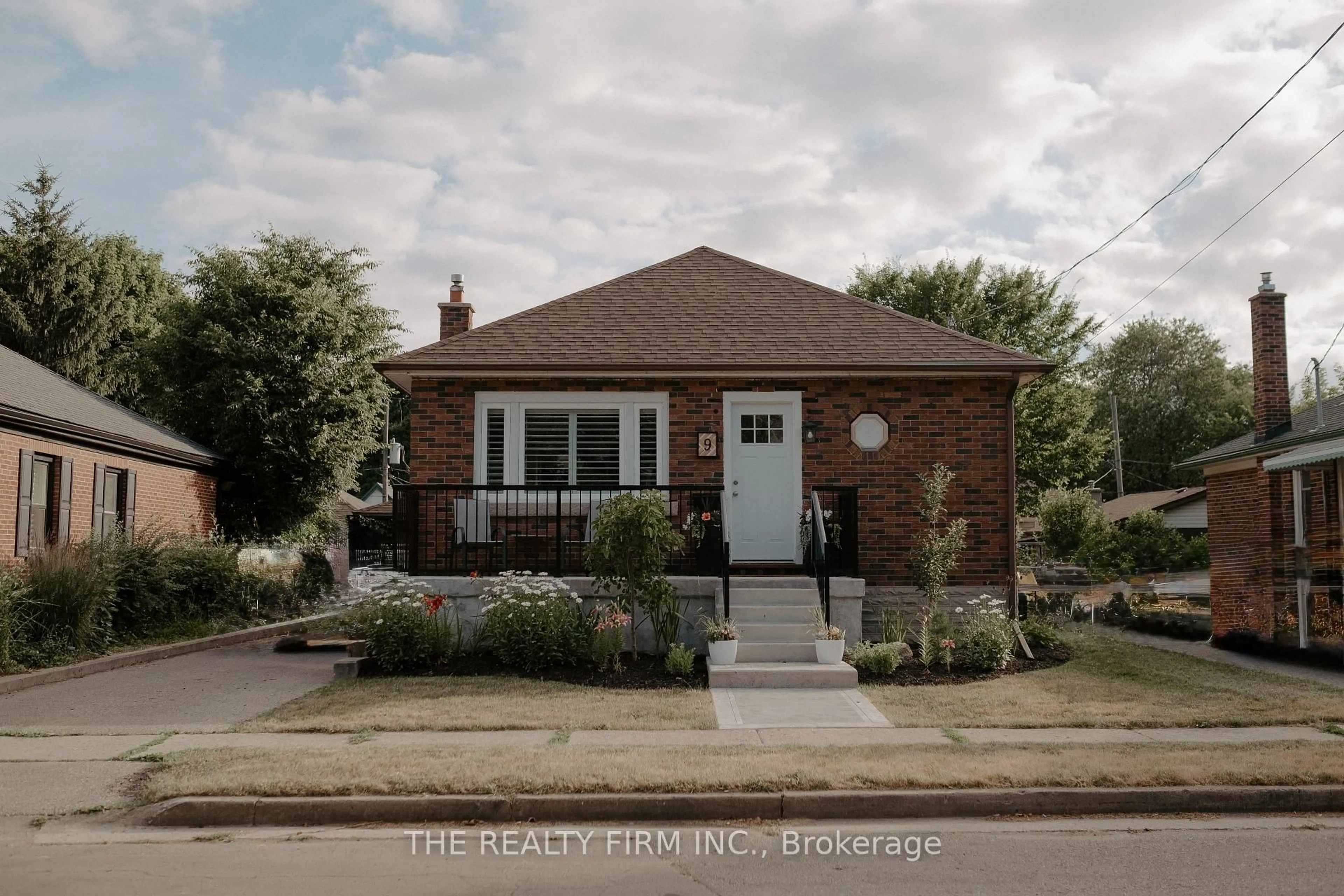 Home with brick exterior material, street for 9 Dodds Ave, Guelph Ontario N1E 5X2