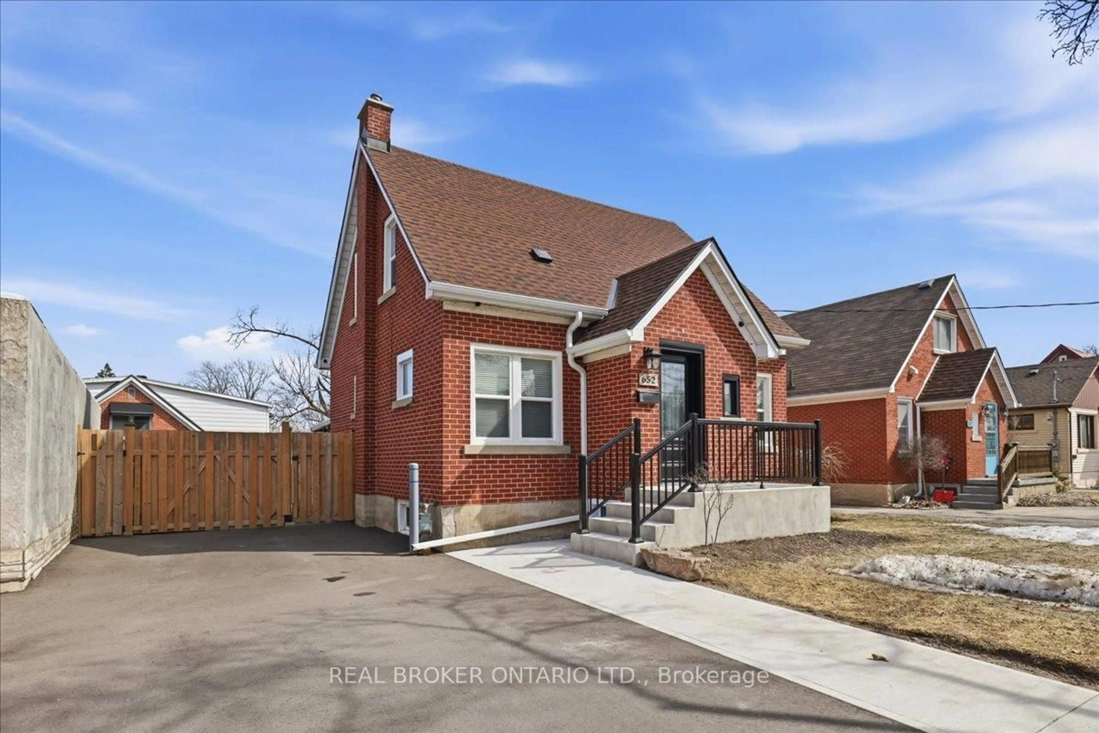 Home with brick exterior material, street for 652 Weber St, Kitchener Ontario N2H 1H2