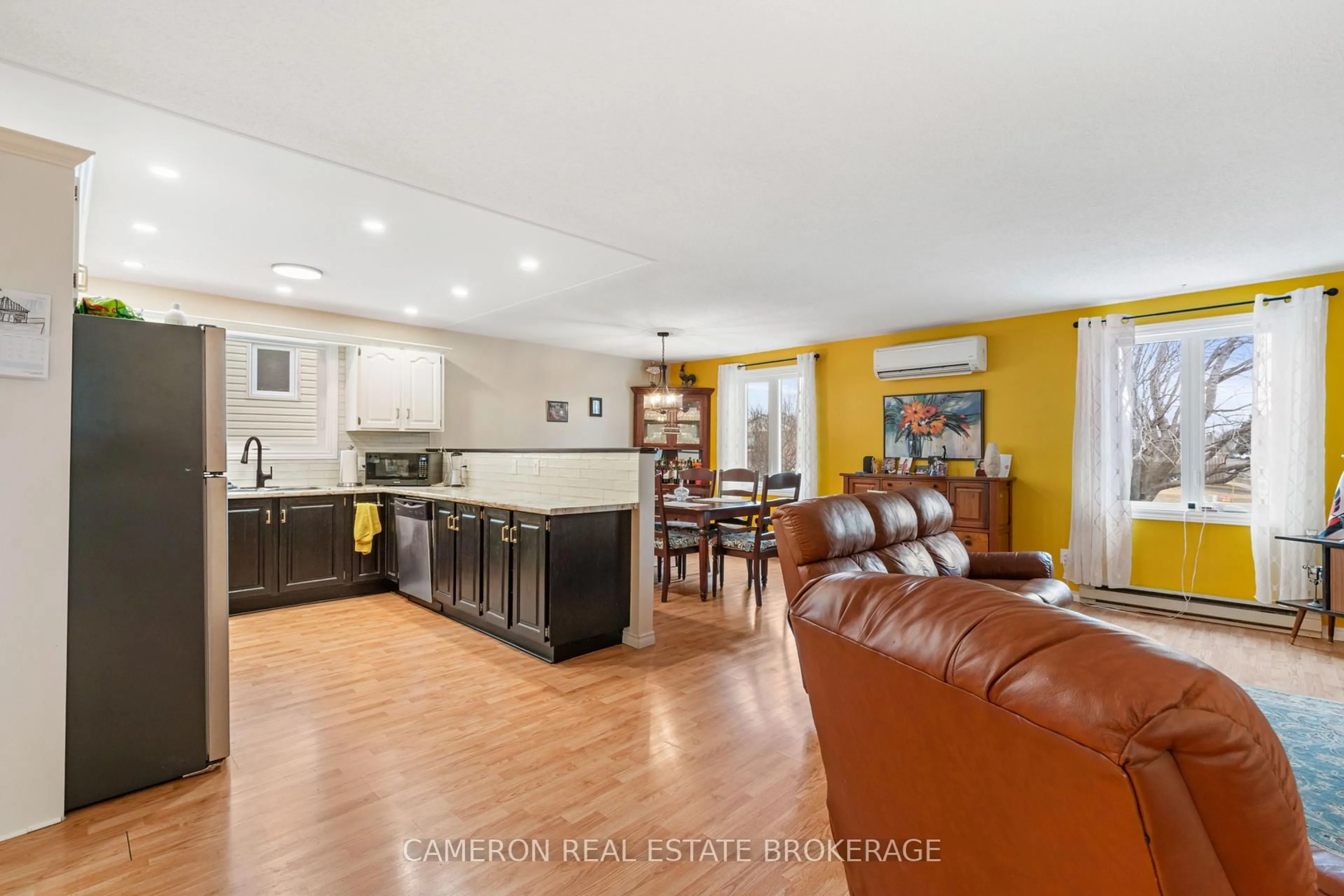 Open concept kitchen, unknown for 200 Ellen Ave, Cornwall Ontario K6J 3L7