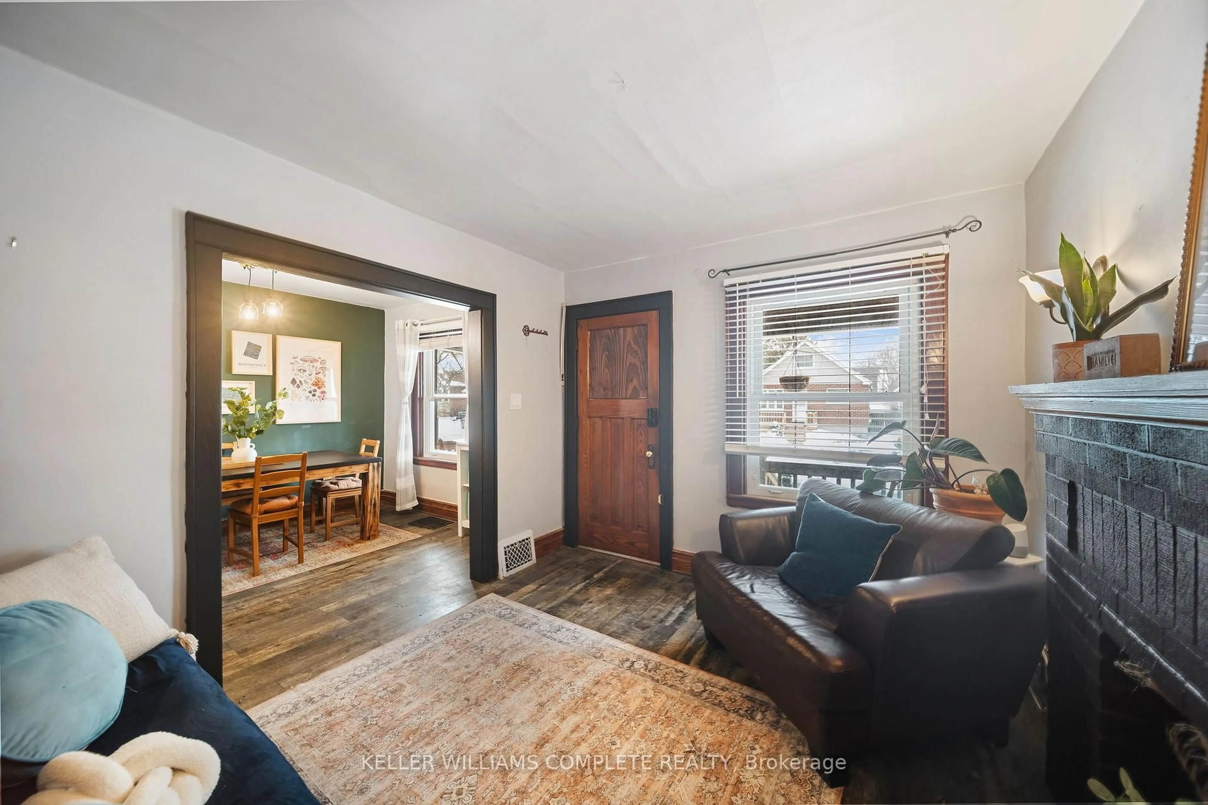 Living room with furniture, unknown for 22 COPE St, Hamilton Ontario L8H 5A9