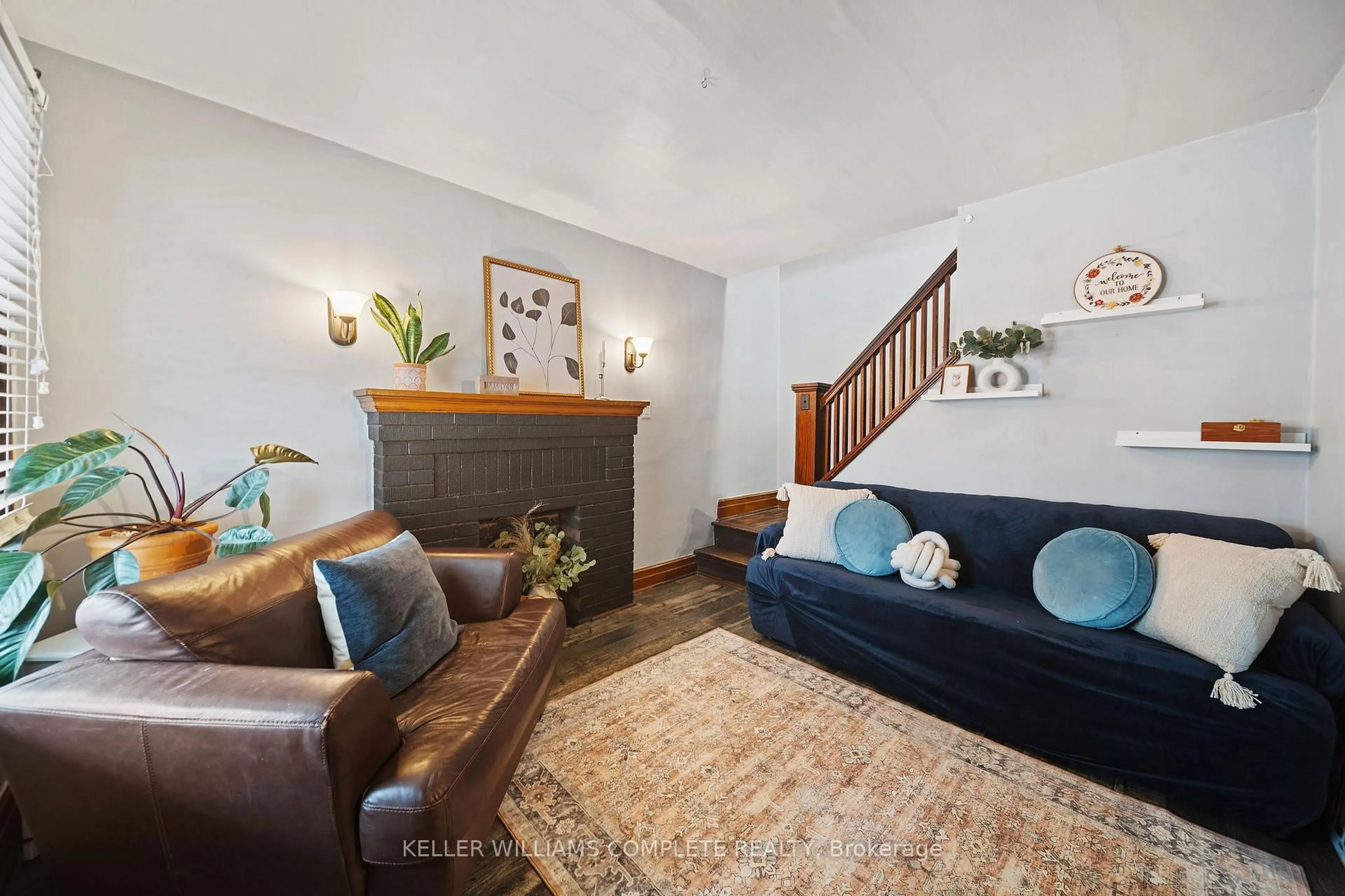 Living room with furniture, unknown for 22 COPE St, Hamilton Ontario L8H 5A9