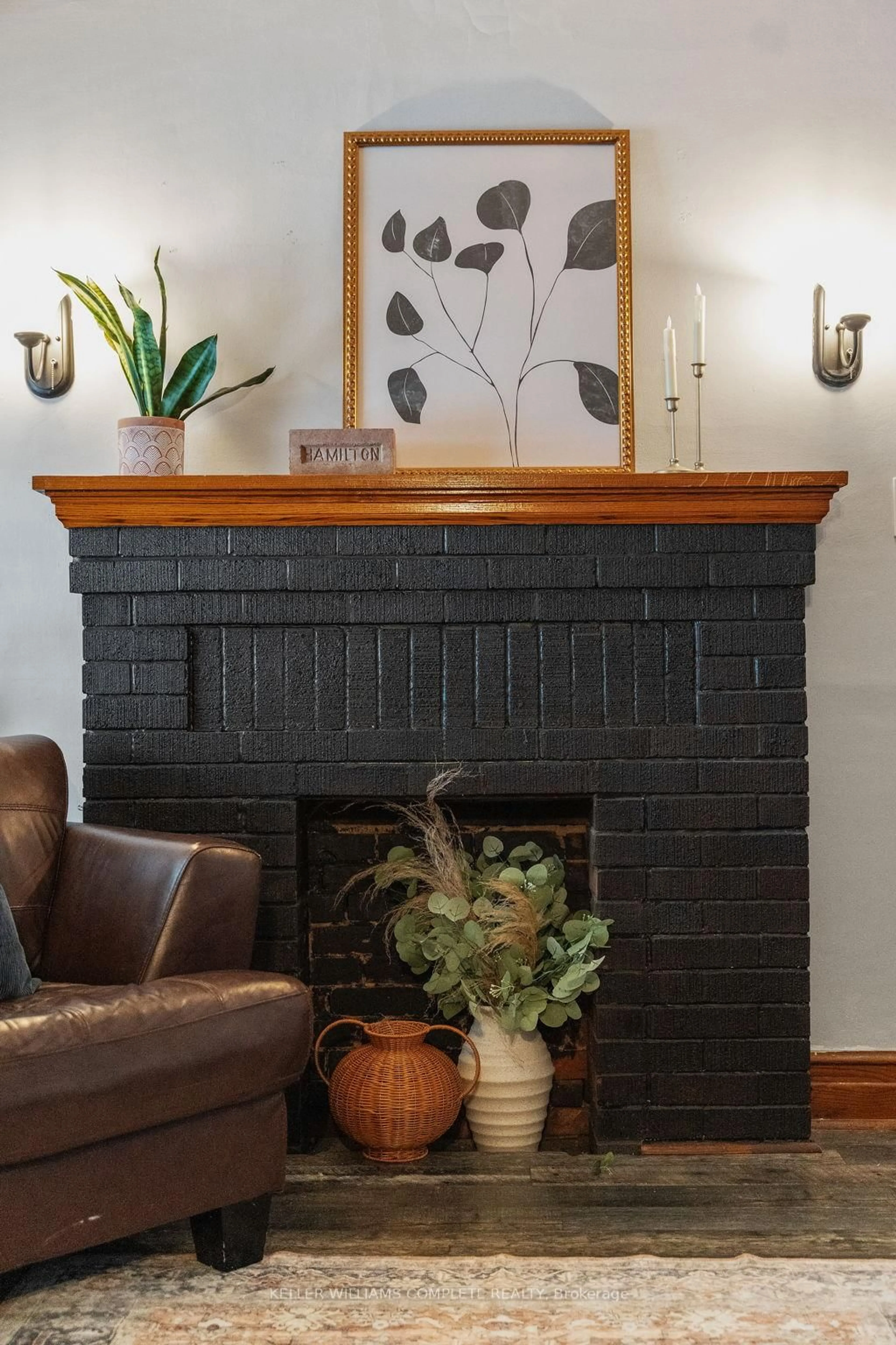 Living room with furniture, unknown for 22 COPE St, Hamilton Ontario L8H 5A9