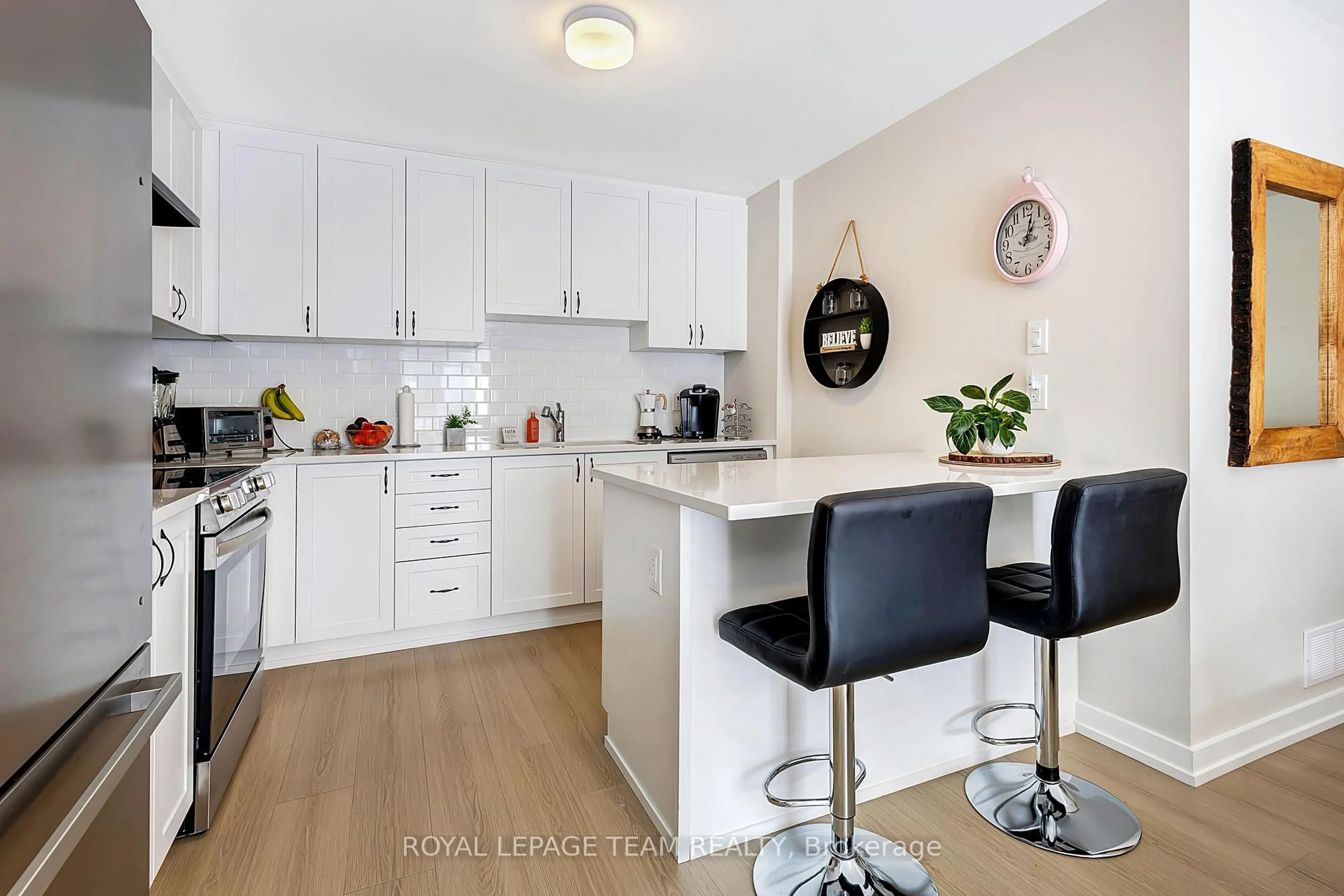 Unknown for 241 David Lewis Private, Ottawa Ontario K4A 5S7