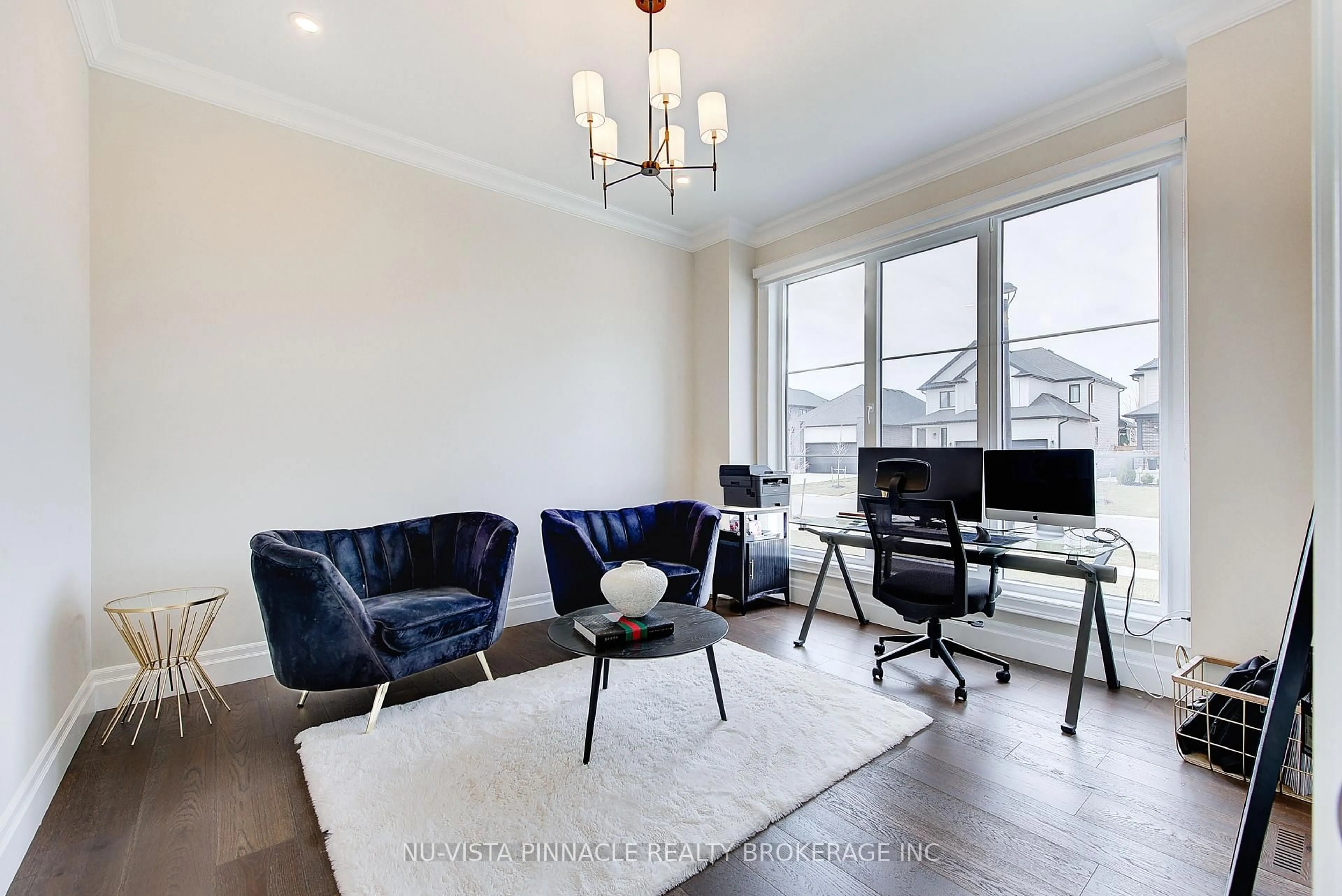 Living room with furniture, unknown for 1521 Medway Park Dr, London North Ontario N6G 0Z6