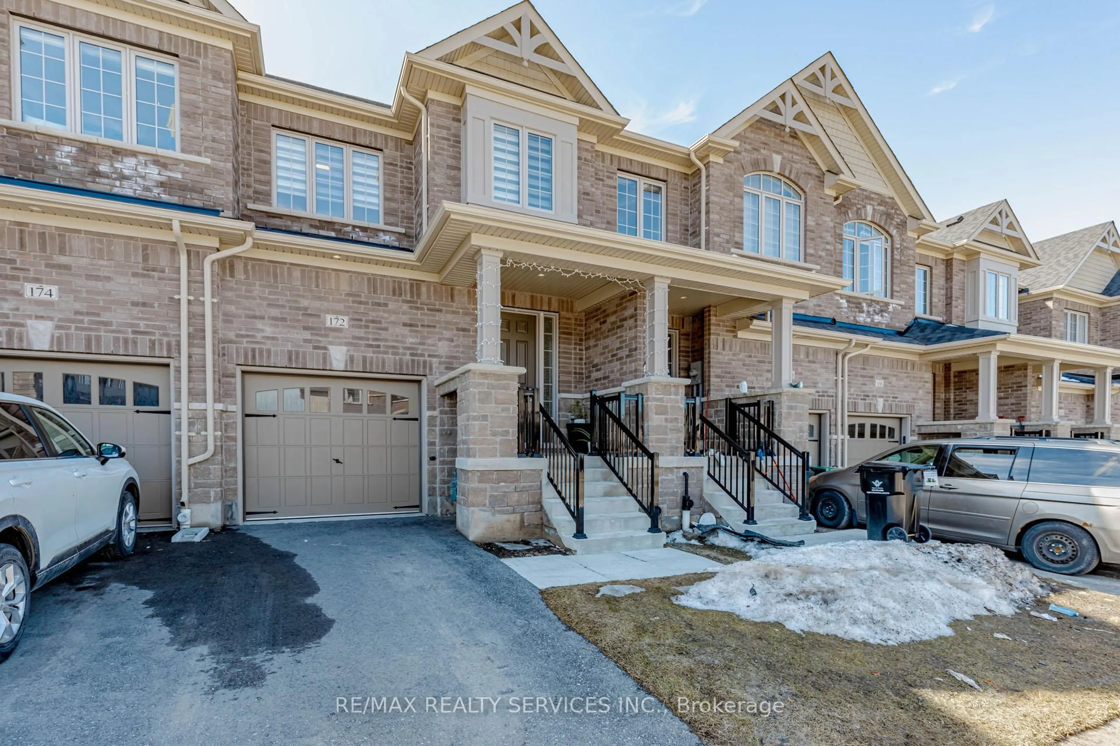 Home with brick exterior material, street for 172 Beckview Dr, Kitchener Ontario N2R 0S6
