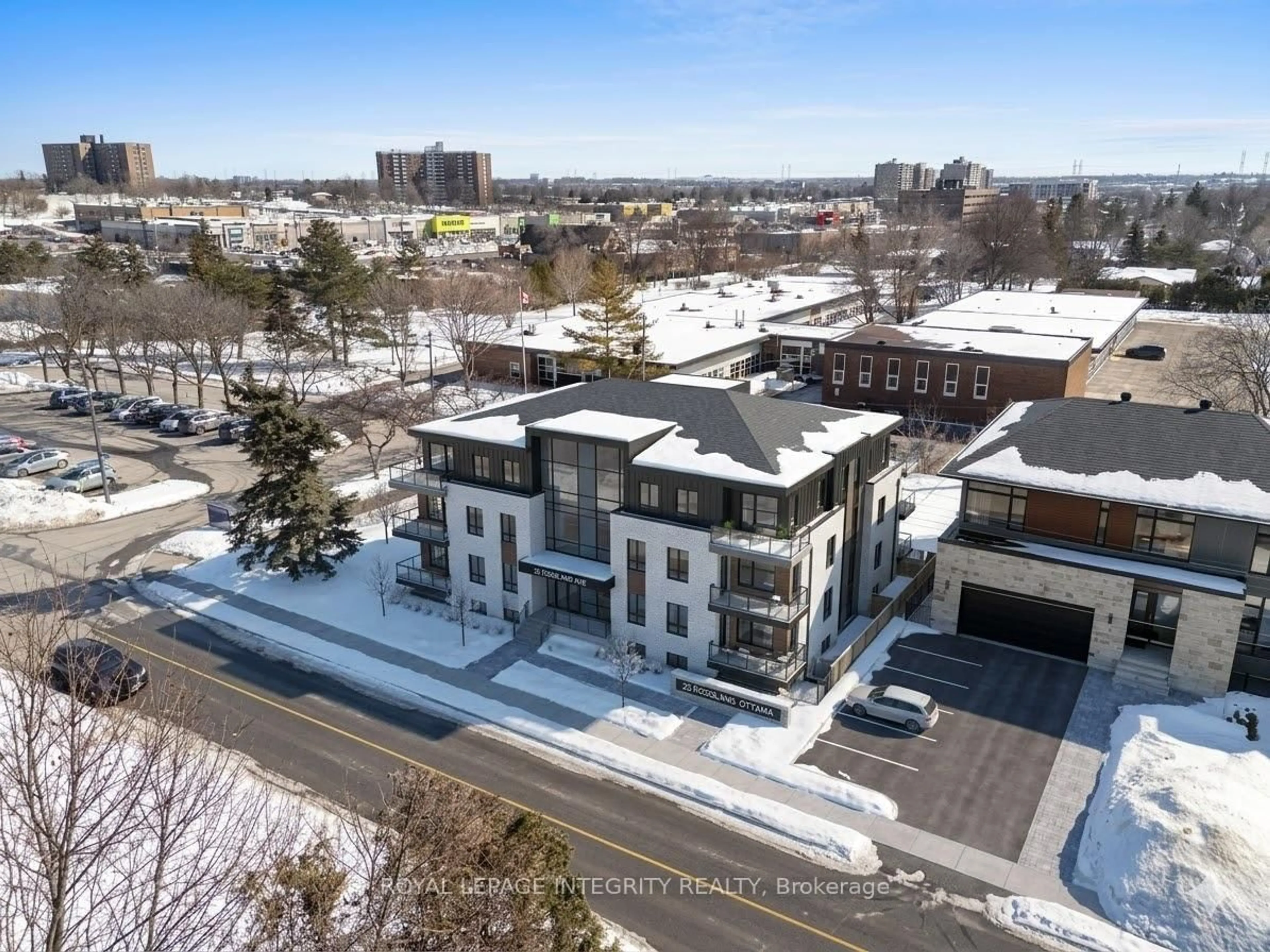 A pic from outside/outdoor area/front of a property/back of a property/a pic from drone, unknown for 22 ROSSLAND Ave, Ottawa Ontario K2G 2K4