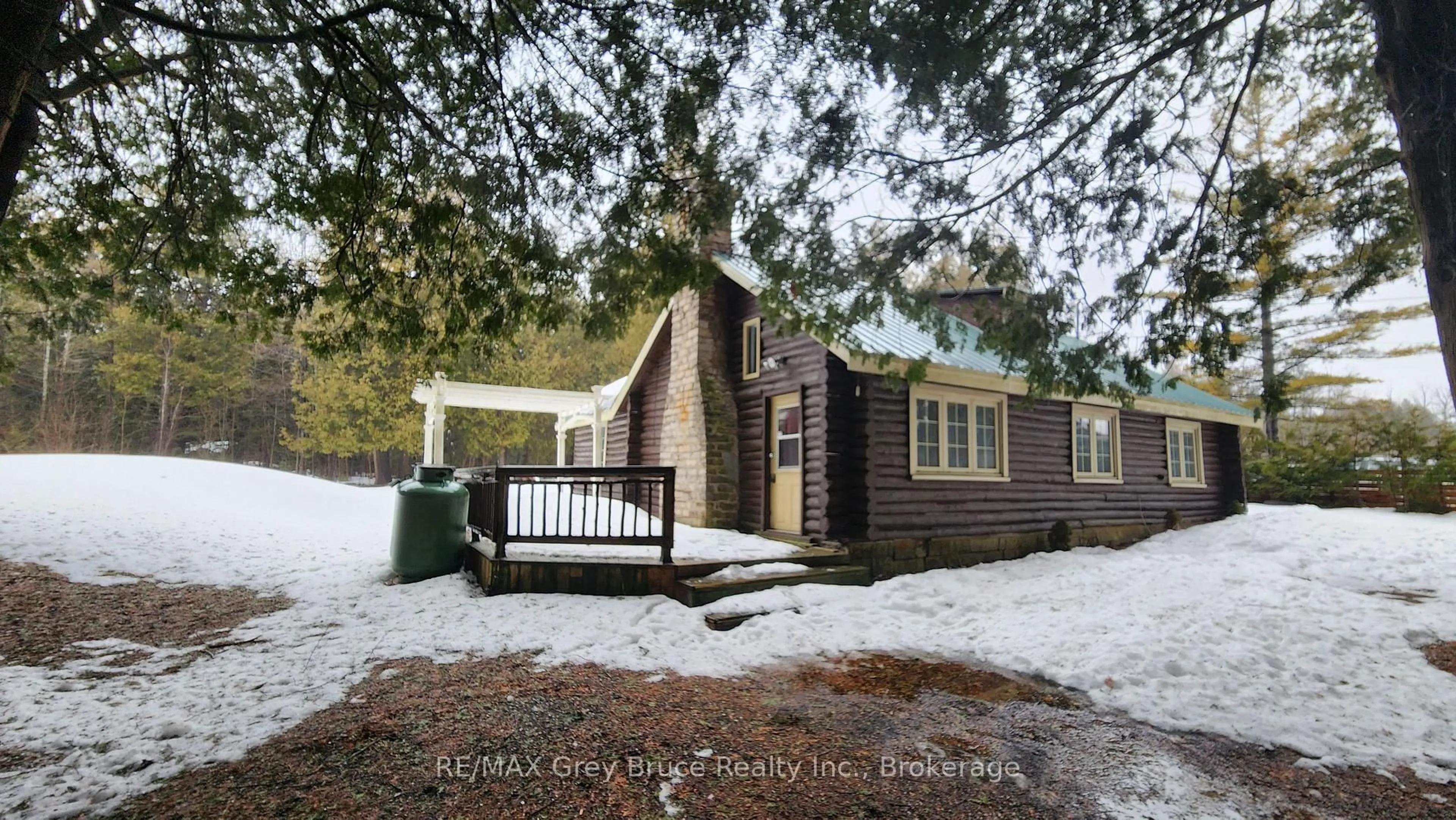 Unknown for 18 Stokes River Rd, Northern Bruce Peninsula Ontario N0H 2M0