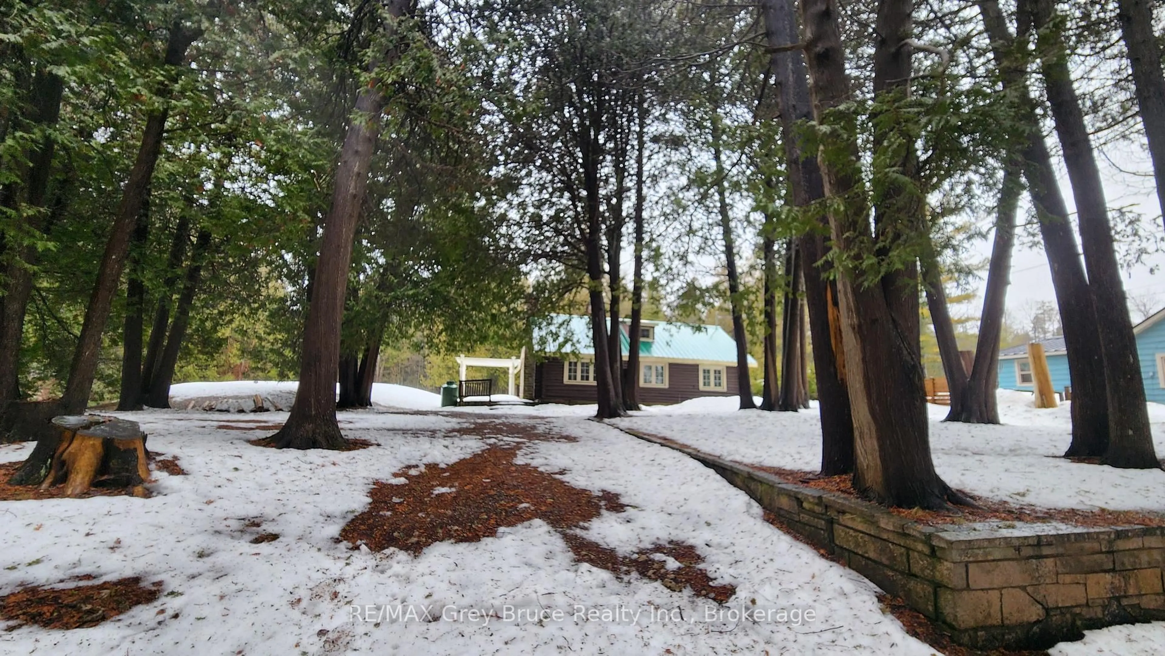 Unknown for 18 Stokes River Rd, Northern Bruce Peninsula Ontario N0H 2M0