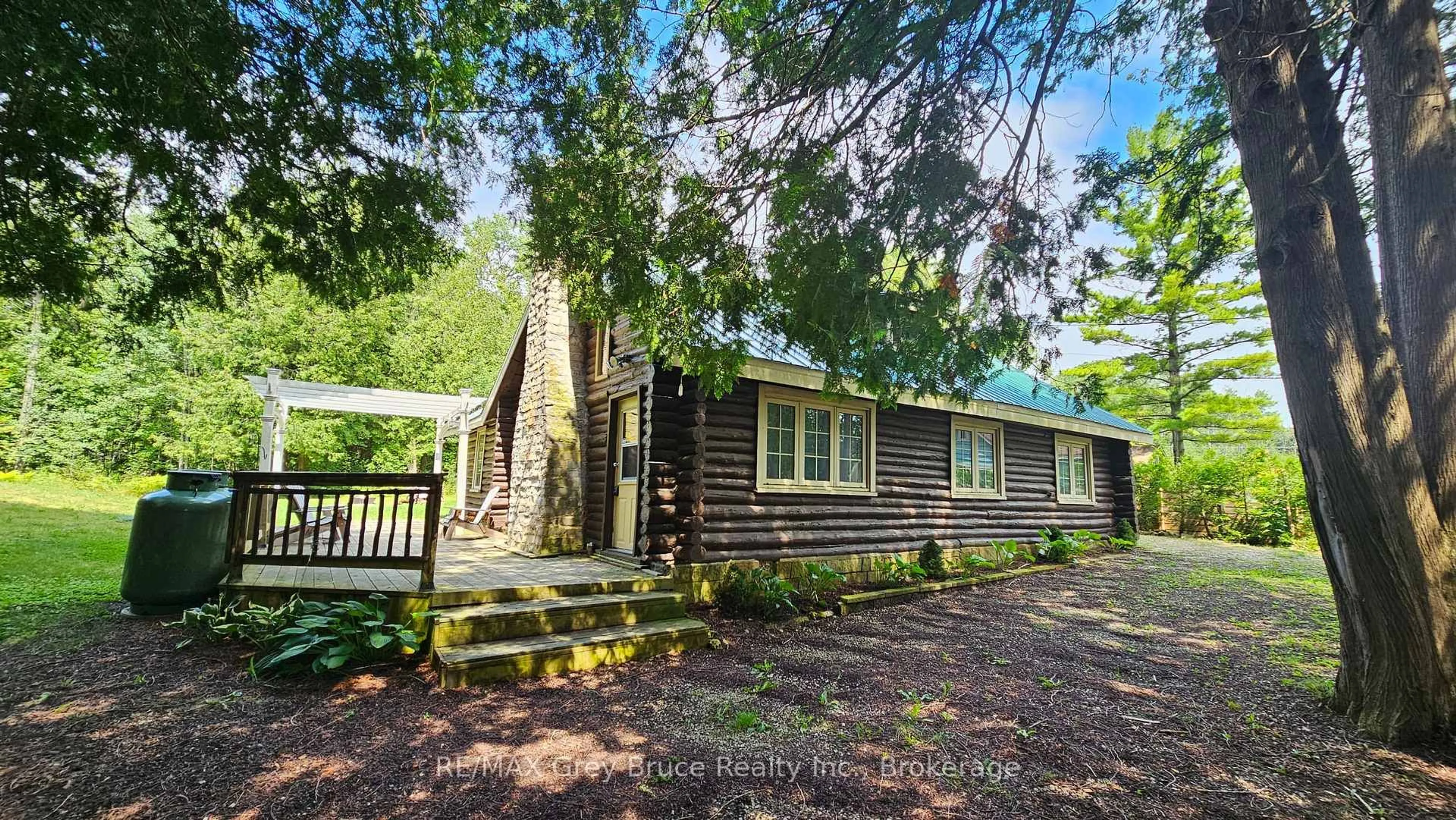 Unknown for 18 Stokes River Rd, Northern Bruce Peninsula Ontario N0H 2M0