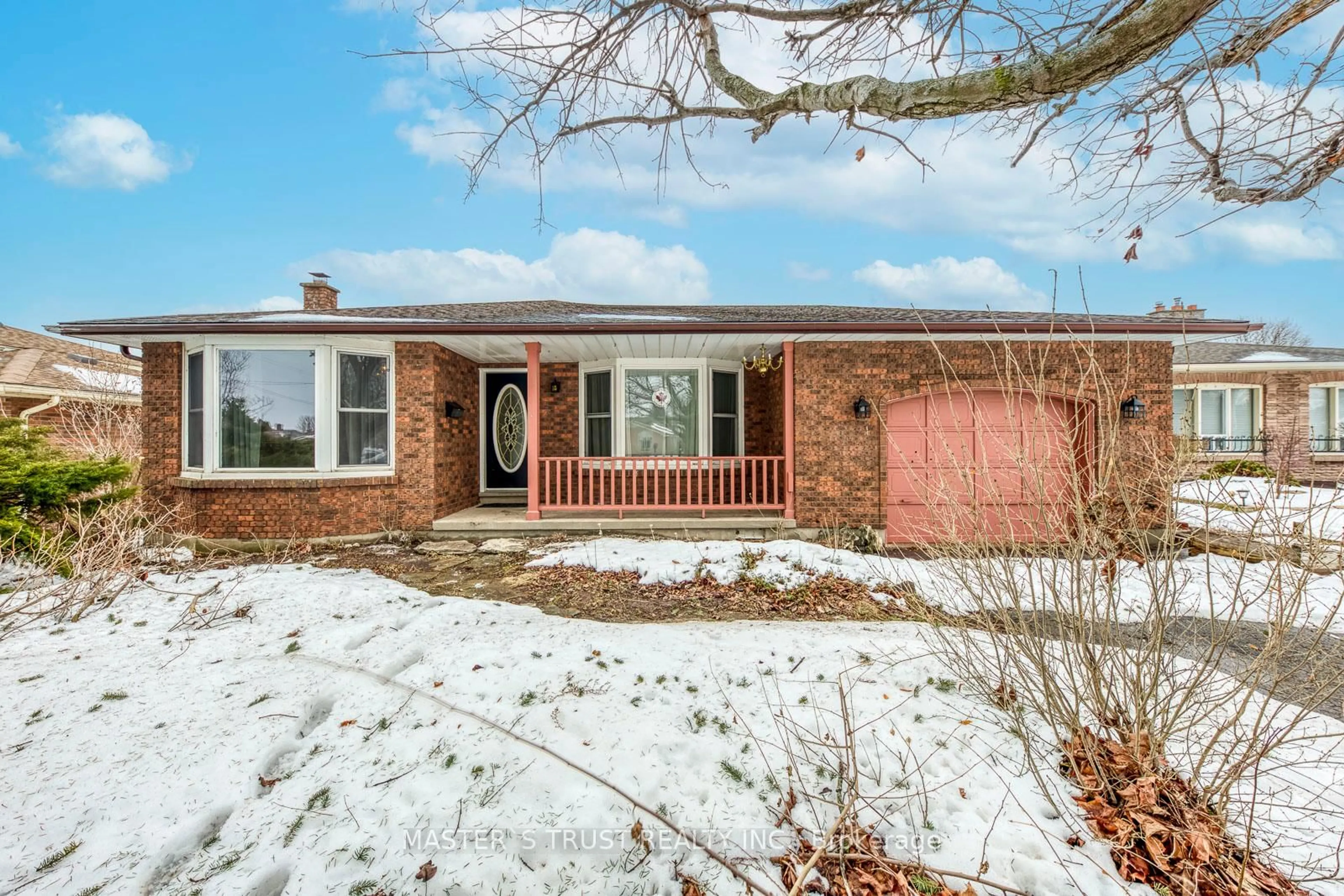 Home with brick exterior material, street for 9 Bayshore Cres, St. Catharines Ontario L2N 5Y3
