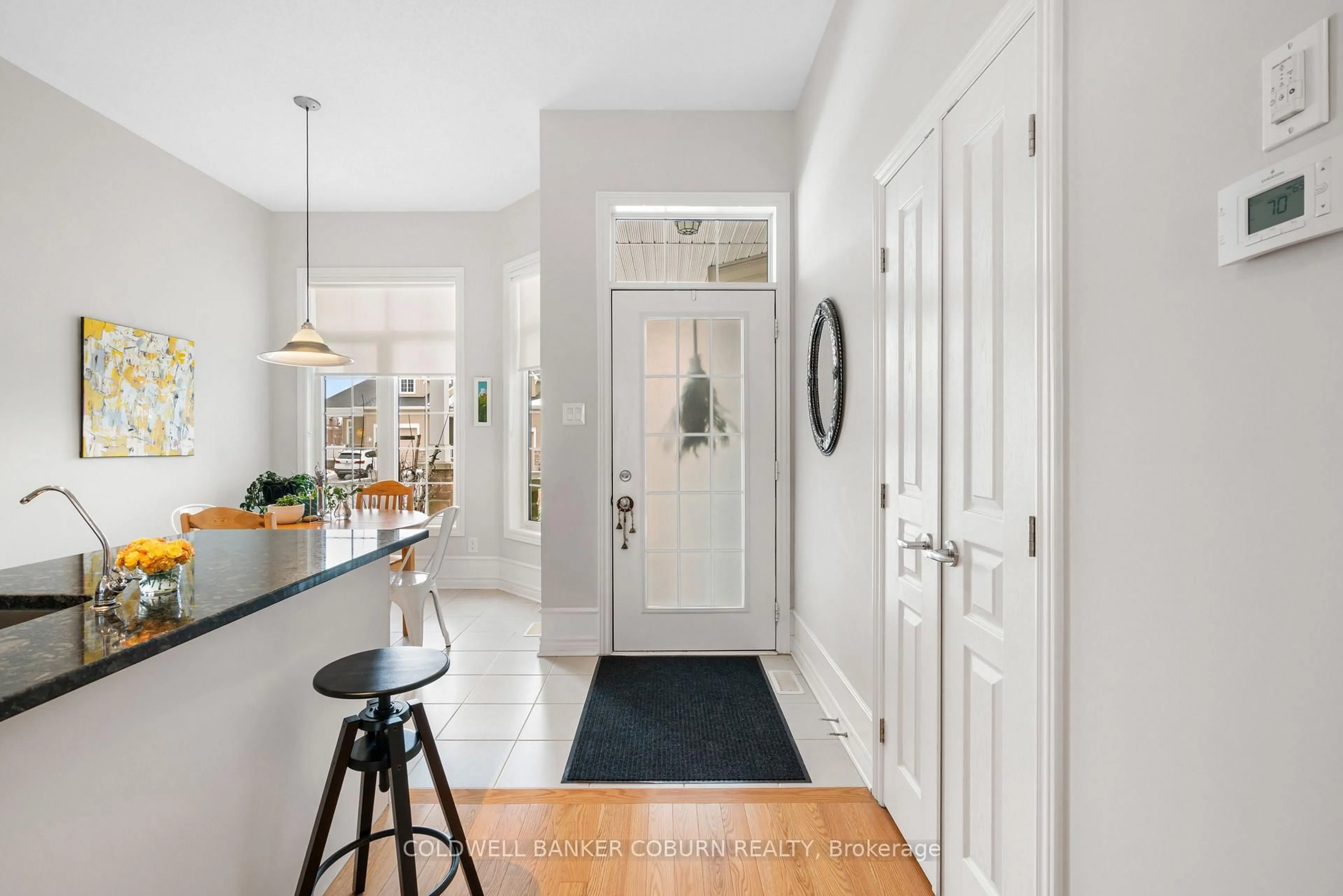 Indoor entryway for 186 Oxford St, North Grenville Ontario K0G 1J0