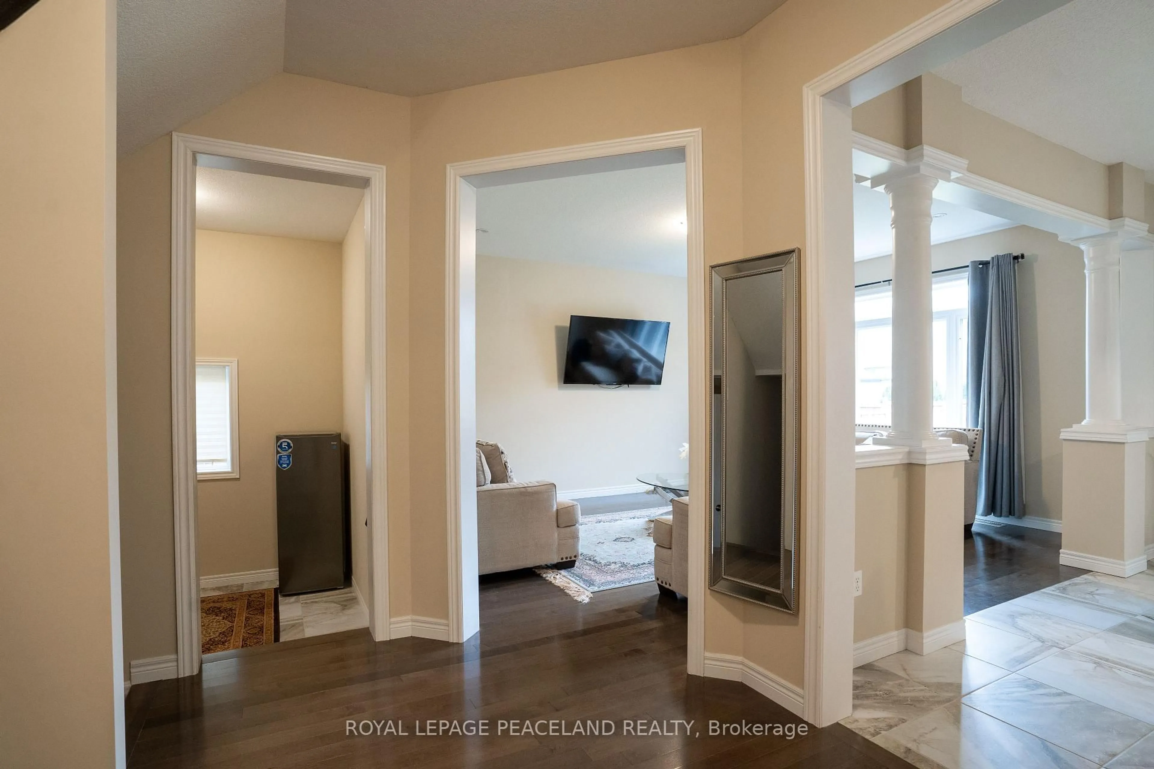 Indoor entryway for 792 Snowberry Crt, Waterloo Ontario N2V 0E7