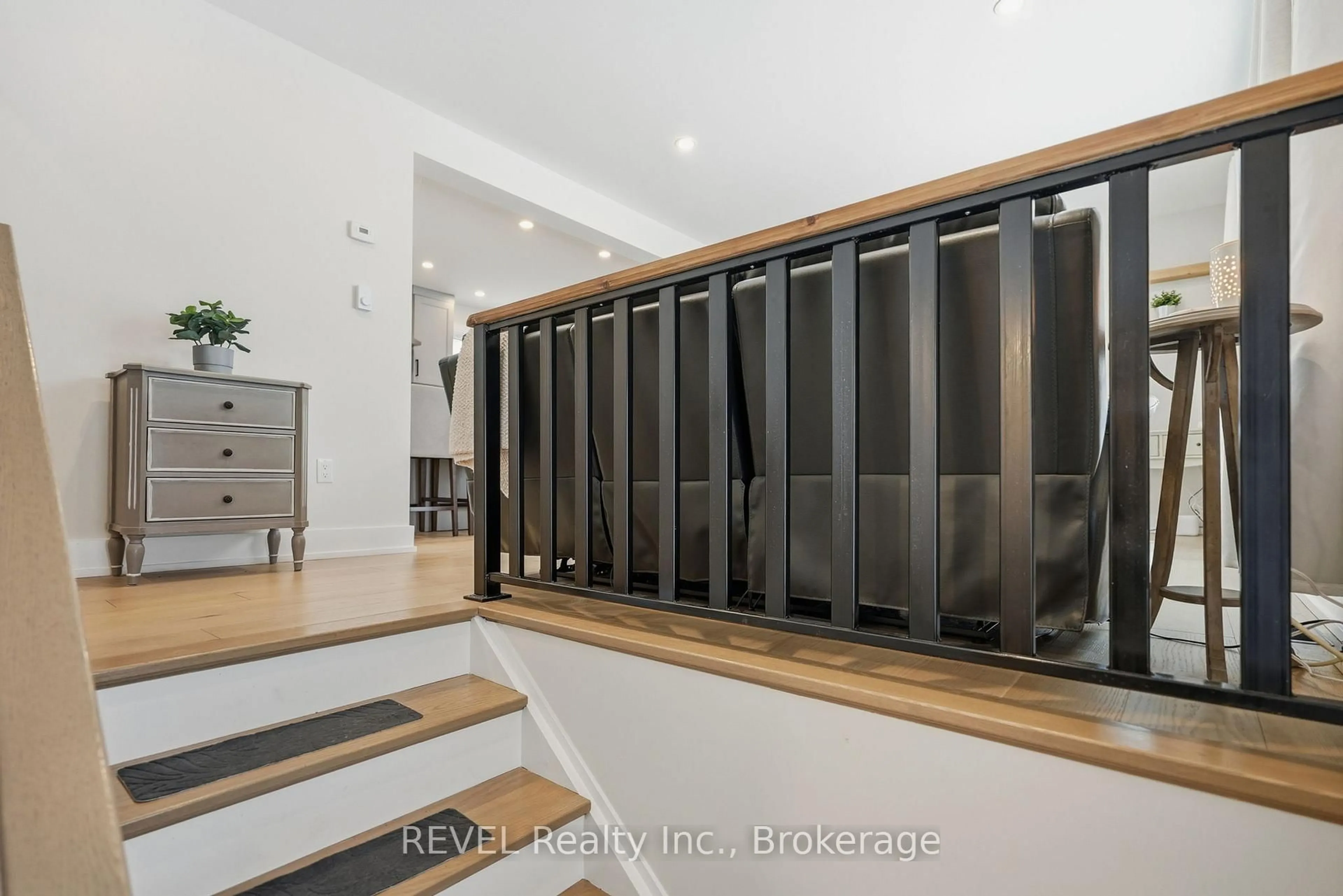 Unknown for 1097 Pelham St, Pelham Ontario L3C 3E4