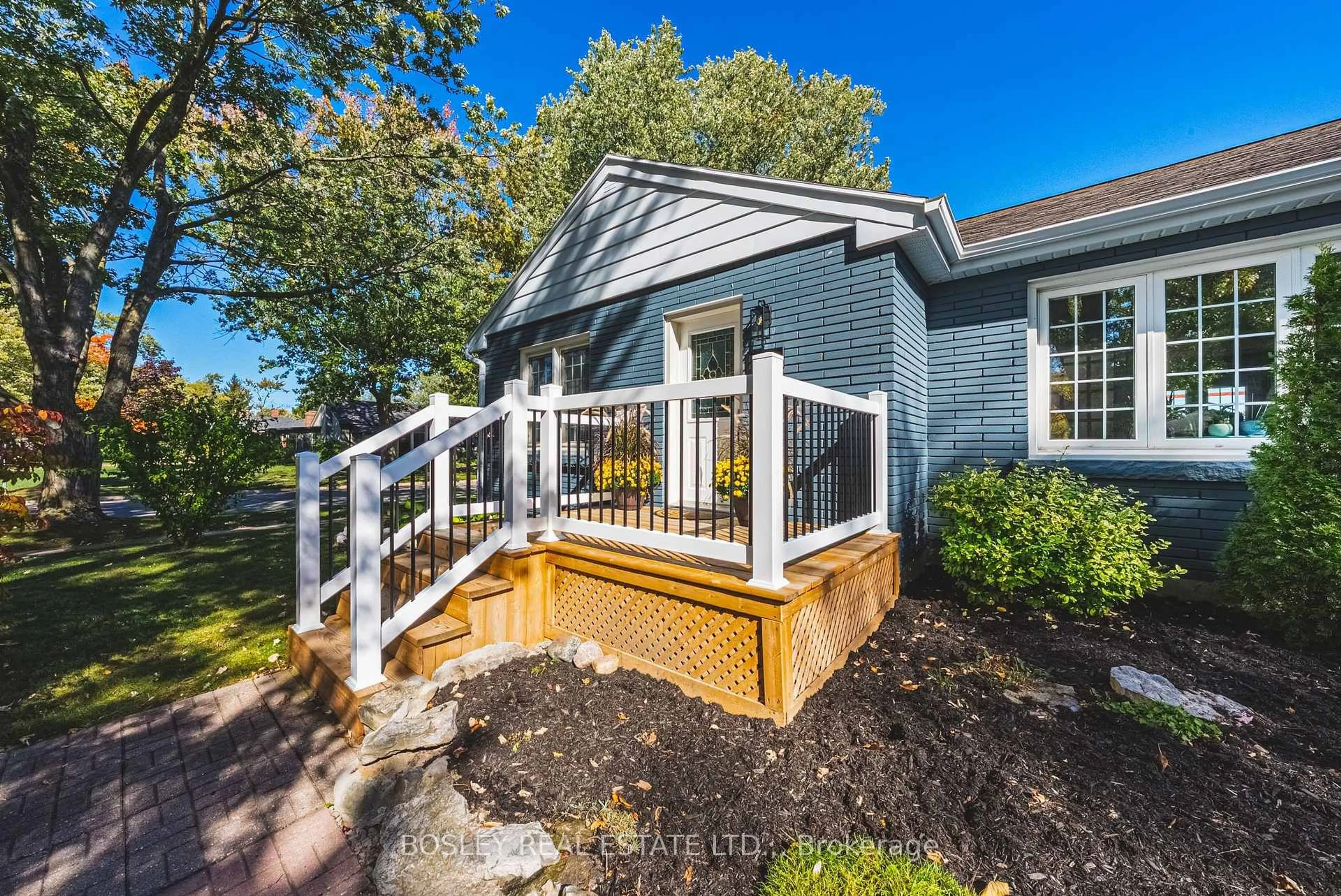 Patio, unknown for 14 Rosemount Dr, Welland Ontario L3C 2H3