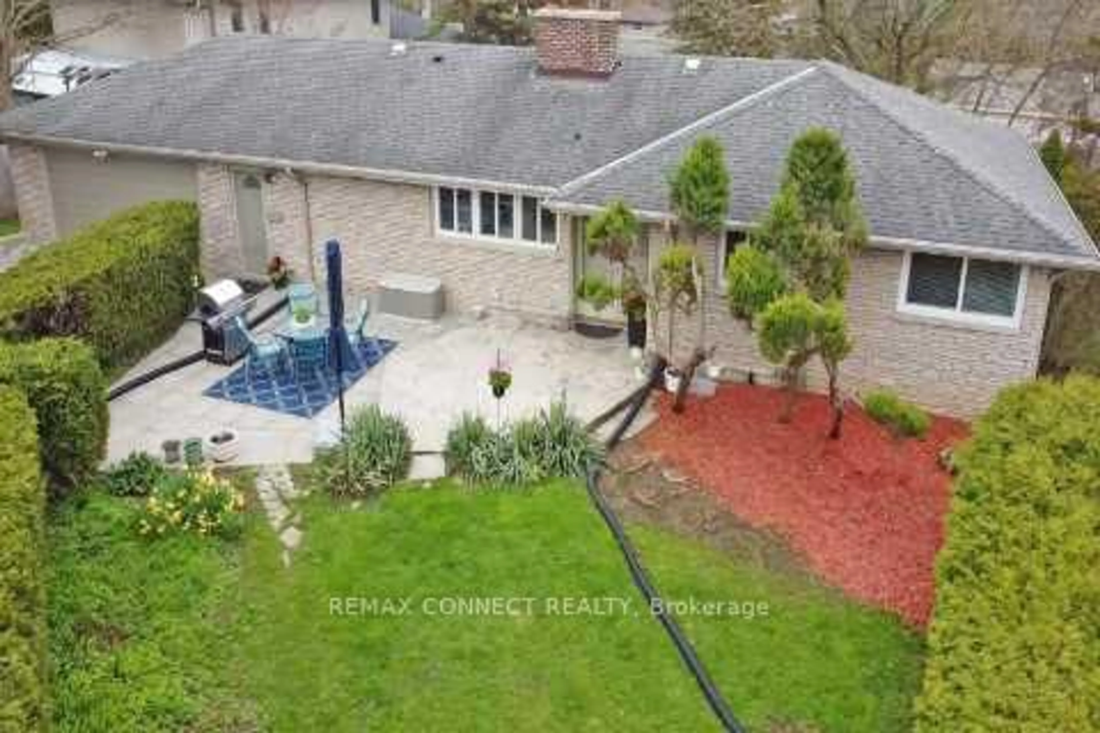 A pic from outside/outdoor area/front of a property/back of a property/a pic from drone, water/lake/river/ocean view for 6 Ranson Pl, London North Ontario N6G 1V6