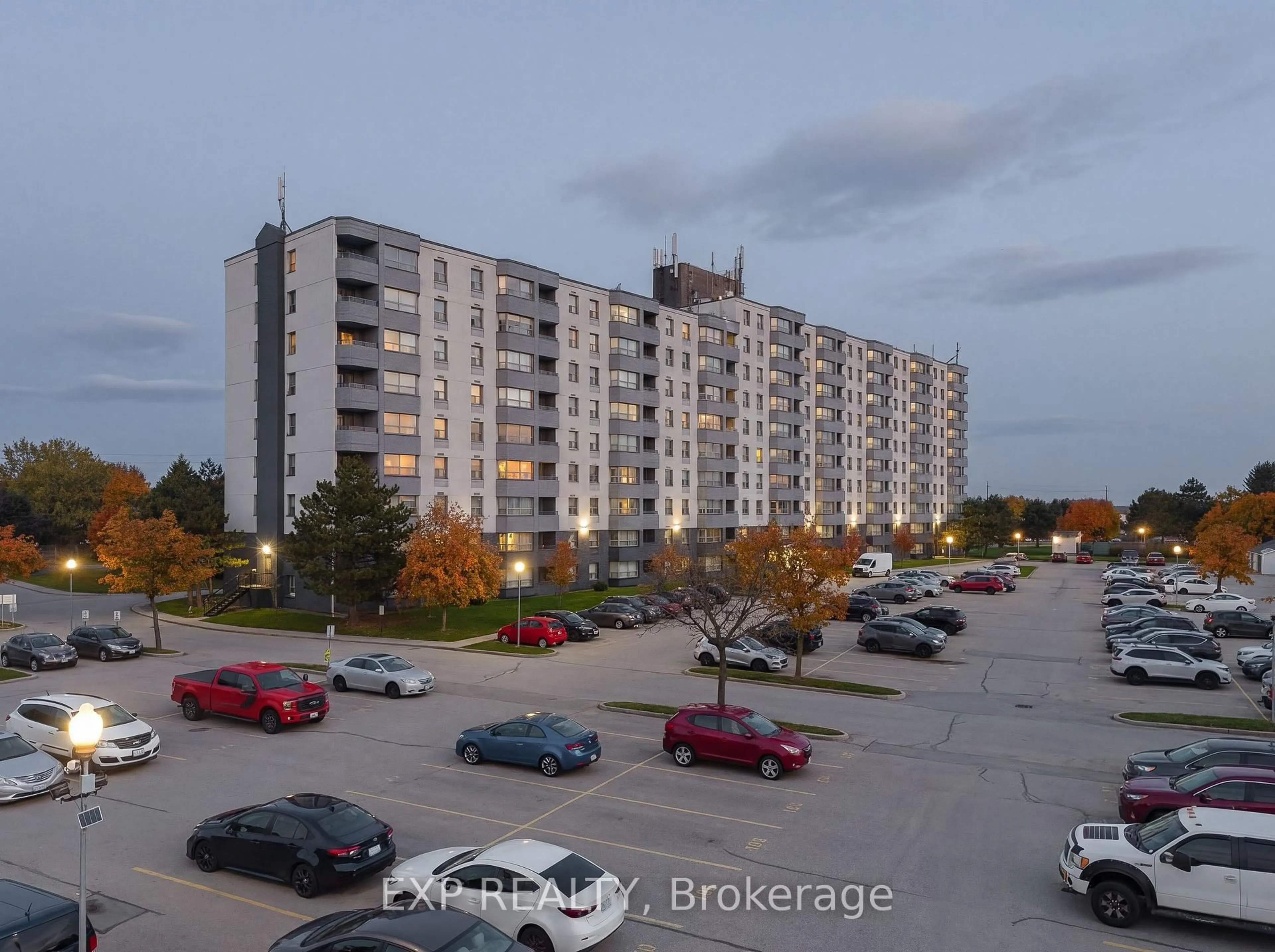 A pic from outside/outdoor area/front of a property/back of a property/a pic from drone, unknown for 200 Jamieson Pkwy #1004, Cambridge Ontario N3C 4B5
