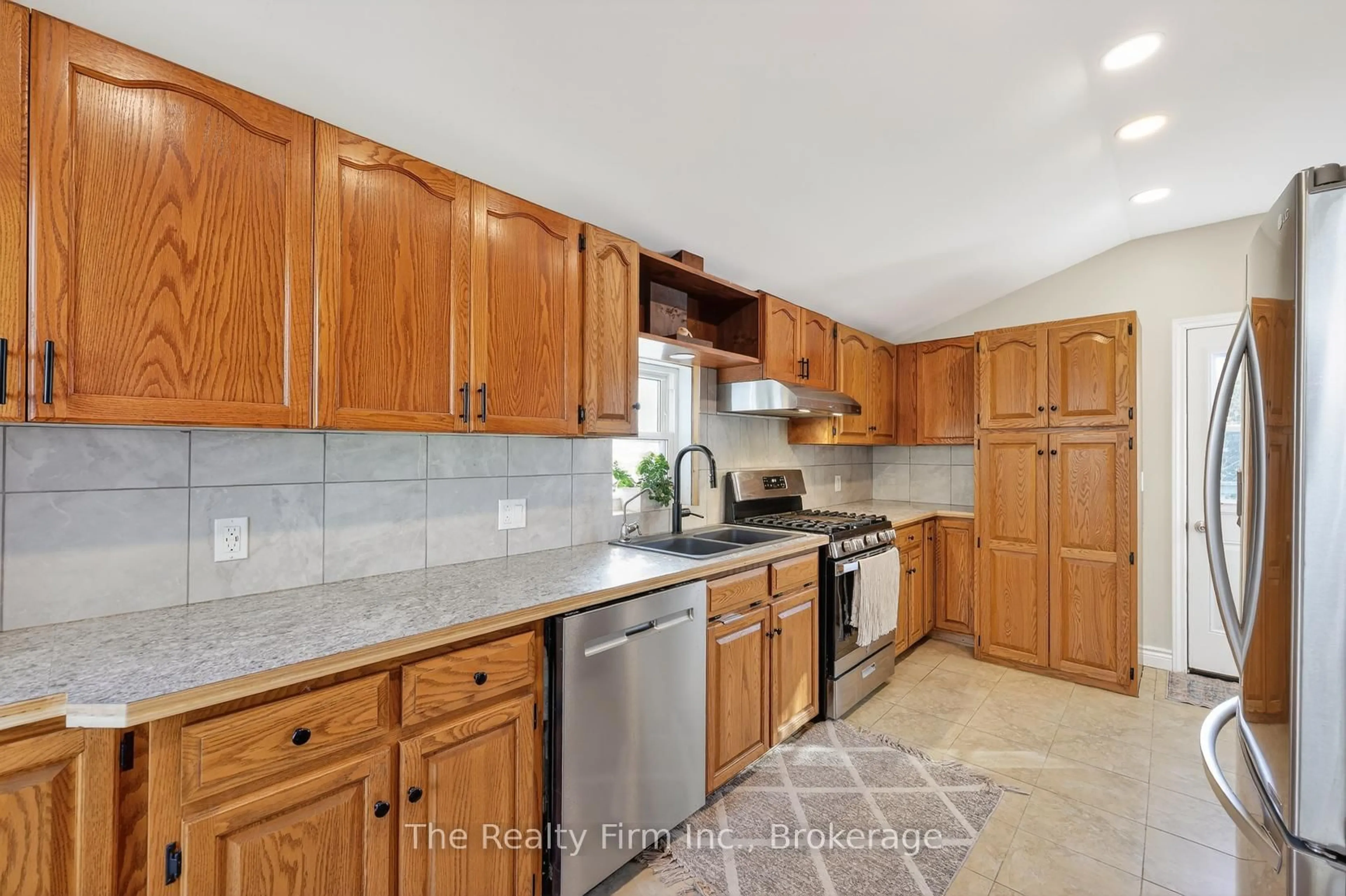 Unknown for 472 Main St, Woodstock Ontario N4S 1T9