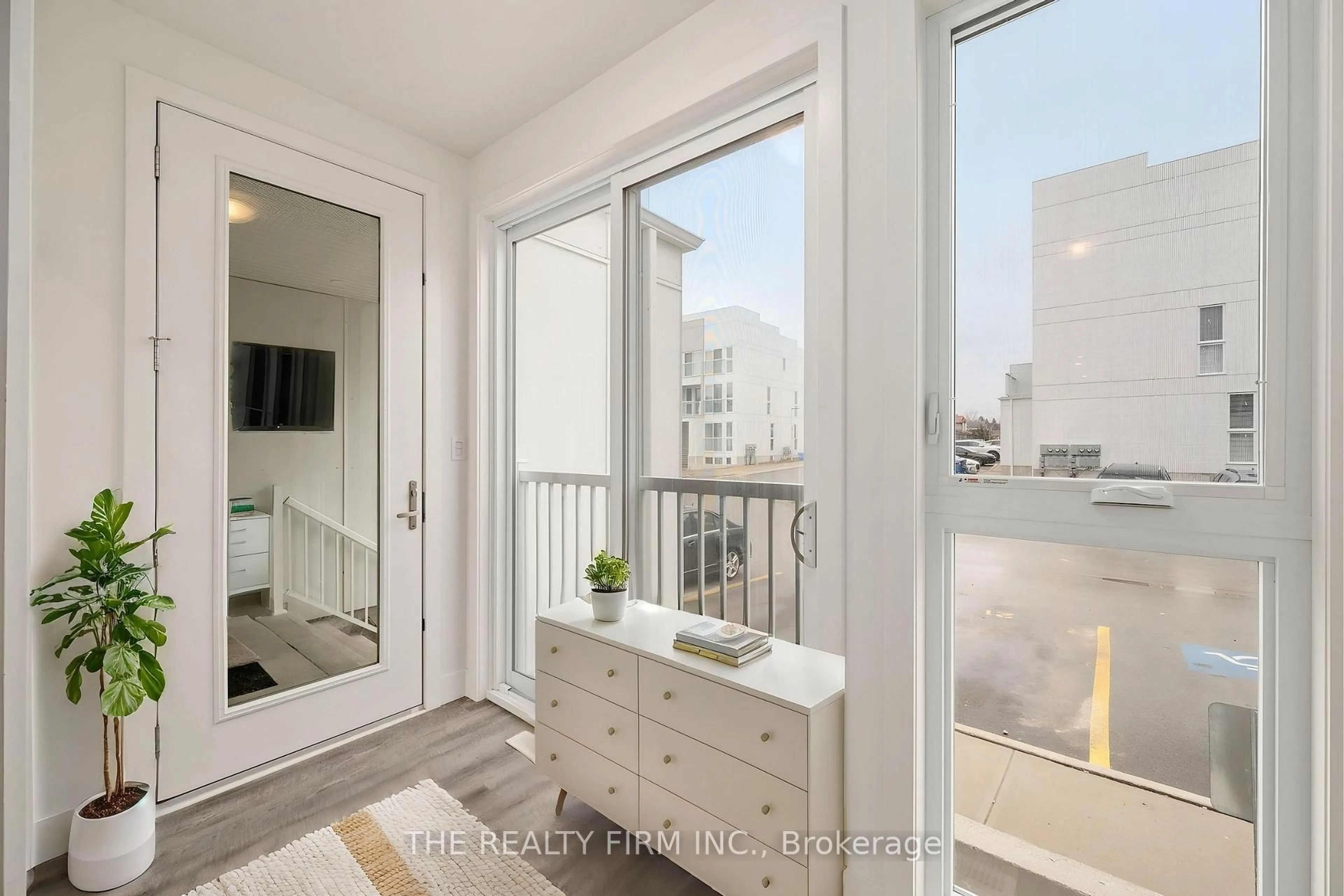 Contemporary bathroom, unknown for 234 Edgevalley Rd #25, London East Ontario N5V 0E4