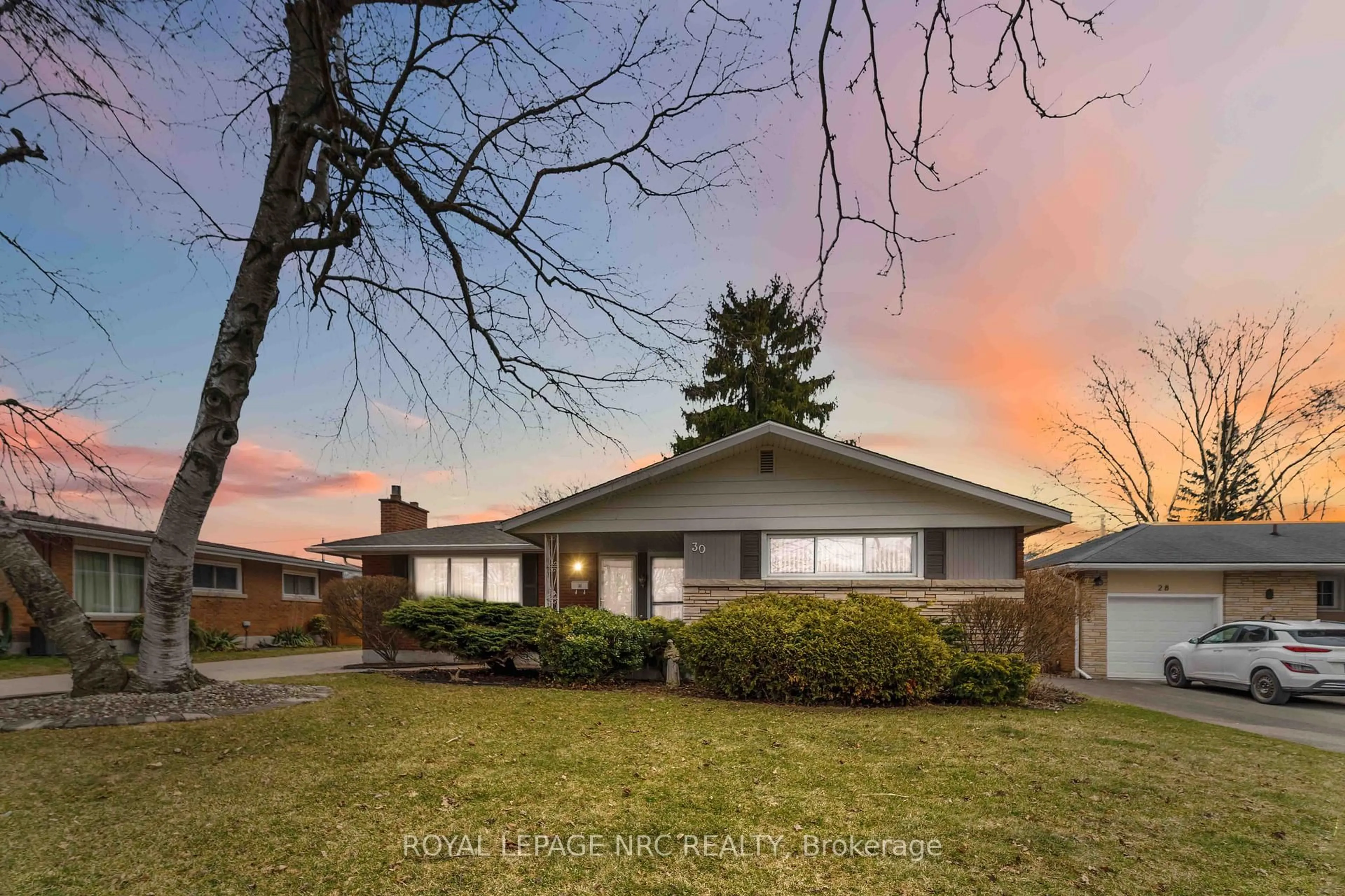 Unknown for 30 Armour Dr, Welland Ontario L3C 2N8