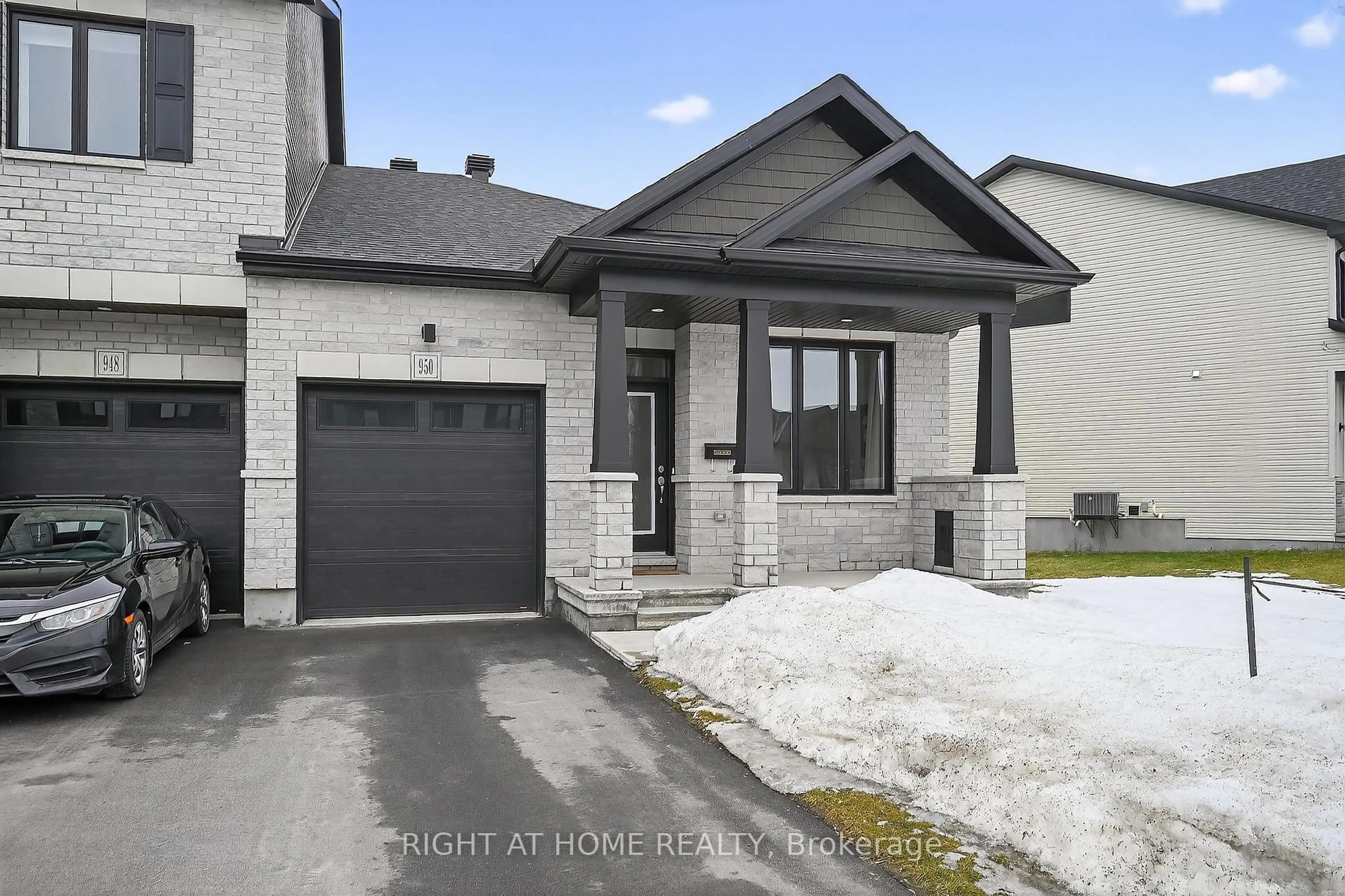 Unknown for 950 Cologne St, Russell Ontario K0A 1W0