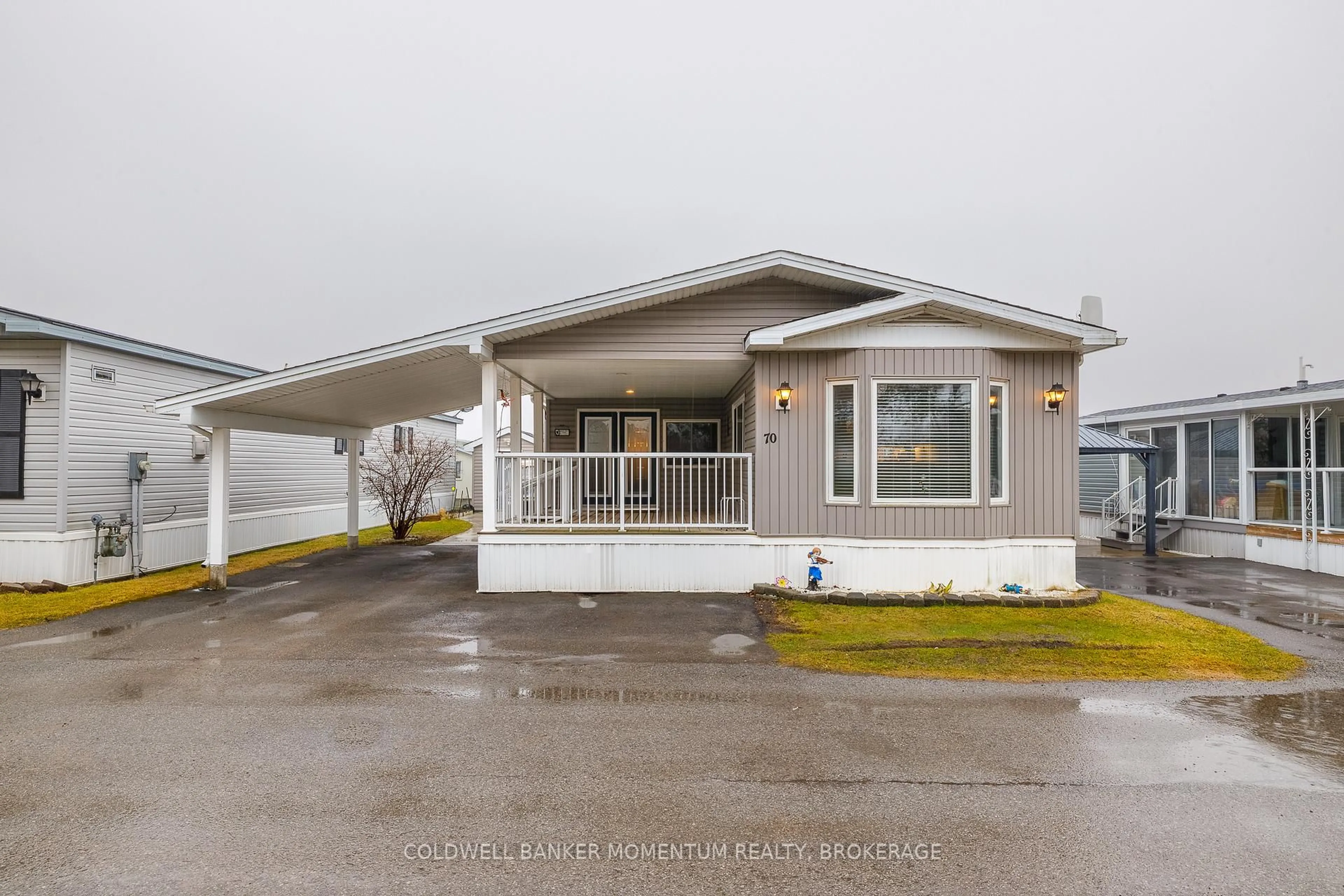 Home with vinyl exterior material, unknown for 3033 Townline Rd #70, Fort Erie Ontario L0R 1S0