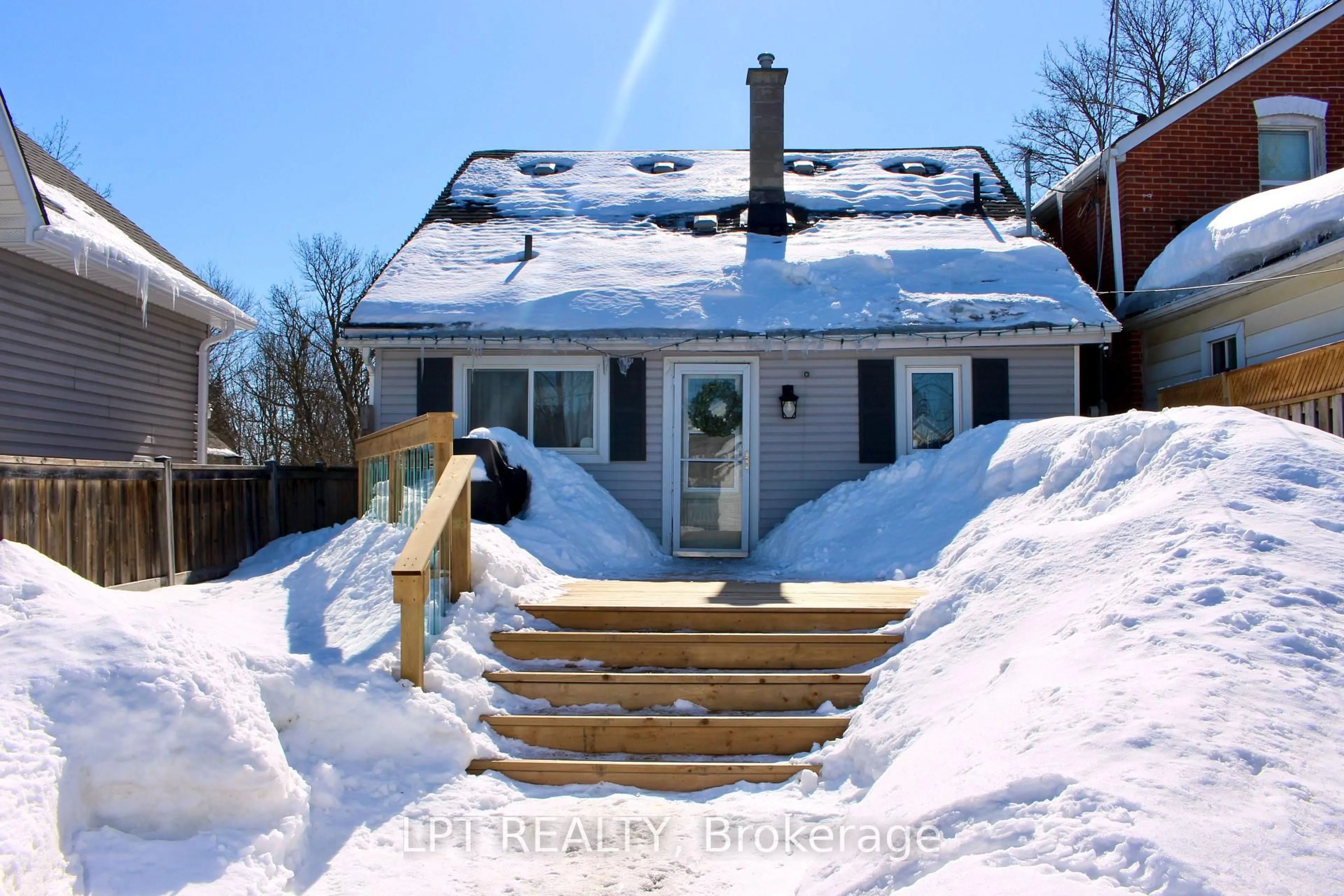 Unknown for 408 Main St, Shelburne Ontario L0N 1S2