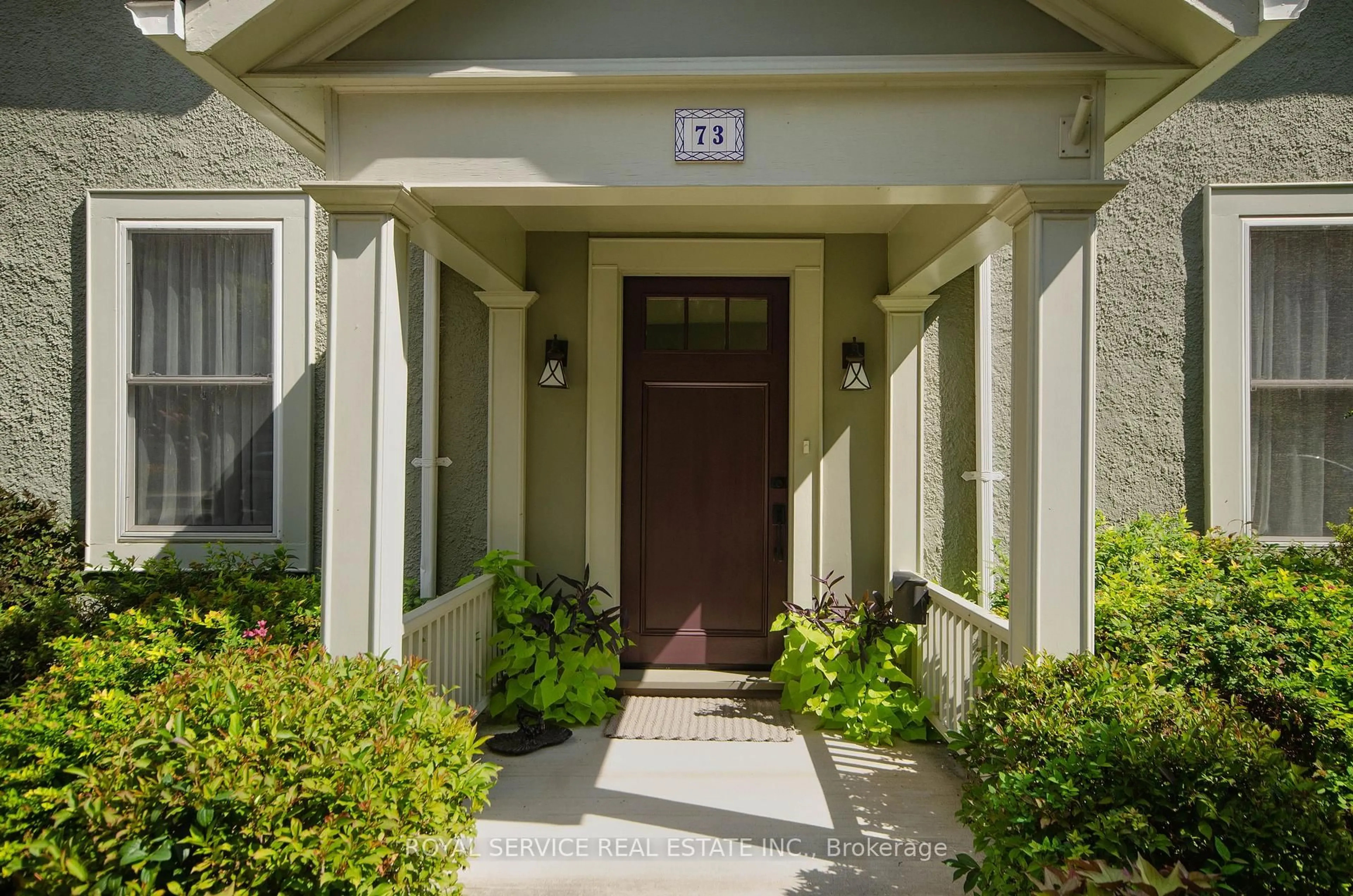Indoor entryway for 73 Pine St, Port Hope Ontario L1A 3G2