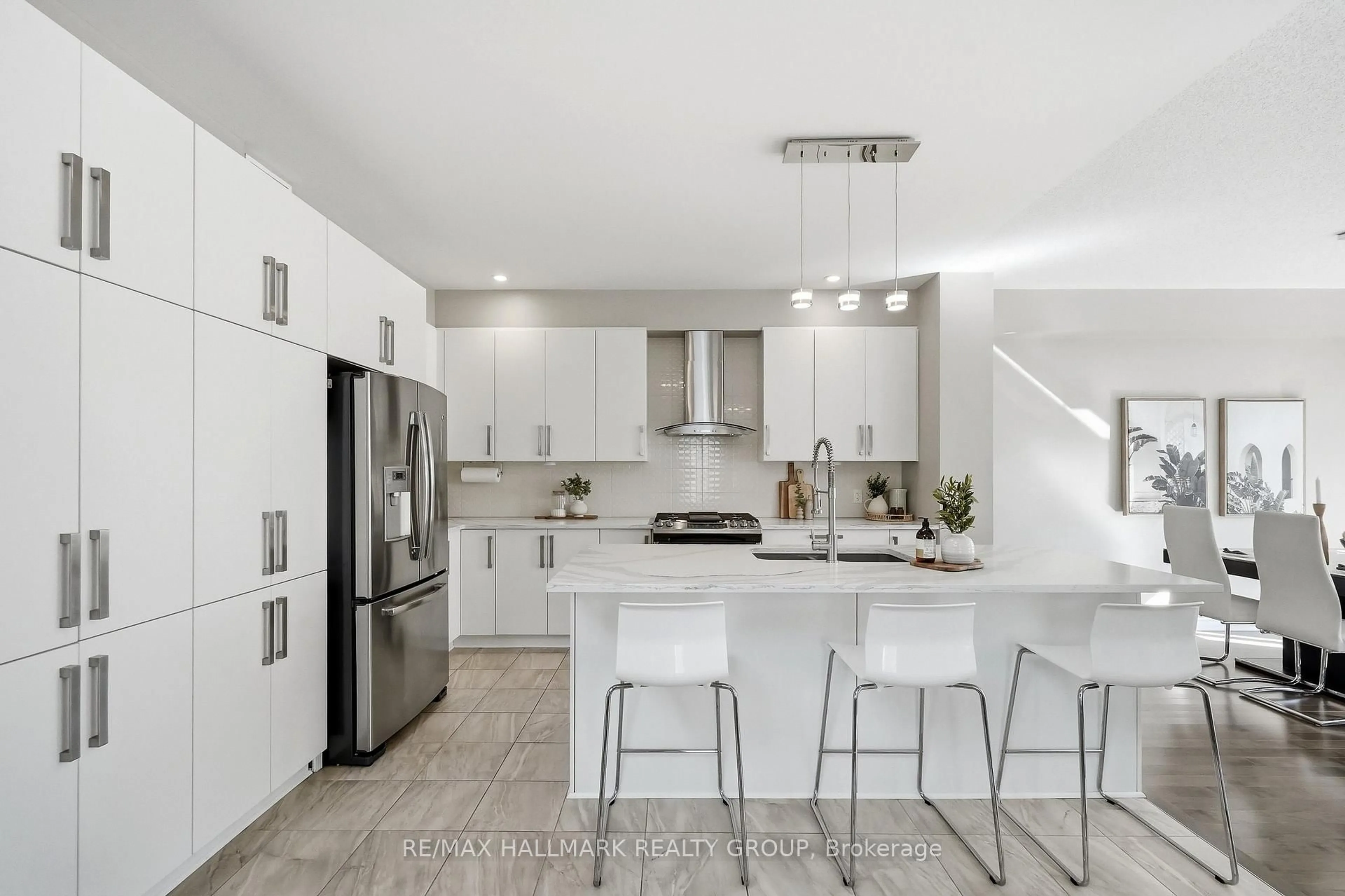 Contemporary kitchen, ceramic/tile floor for 570 Baie-Des-Castors St, Ottawa Ontario K4A 0Y7