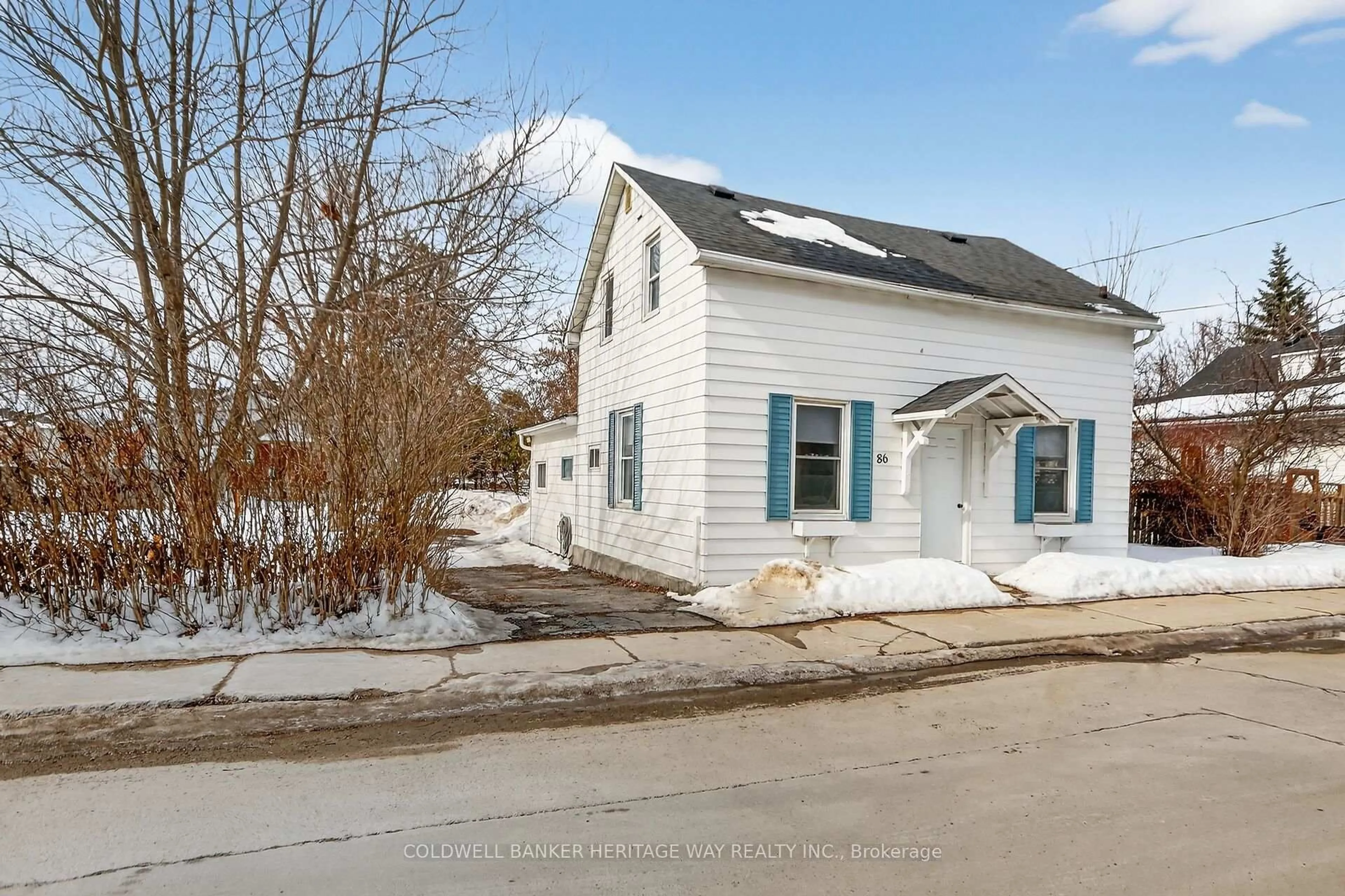 A pic from outside/outdoor area/front of a property/back of a property/a pic from drone, street for 86 Brae St, Almonte Ontario K0A 1A0