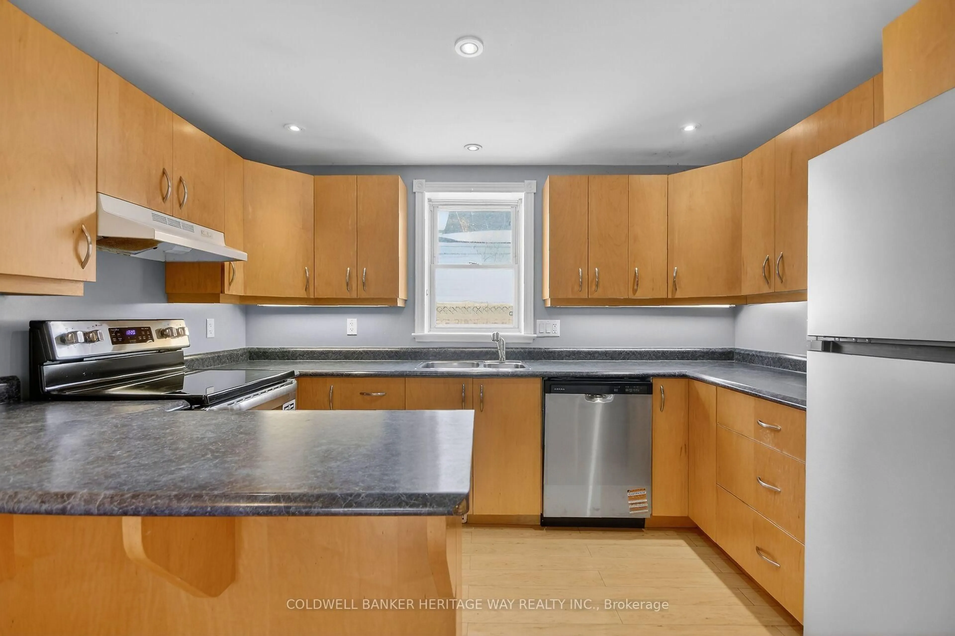 Standard kitchen, unknown for 86 Brae St, Almonte Ontario K0A 1A0