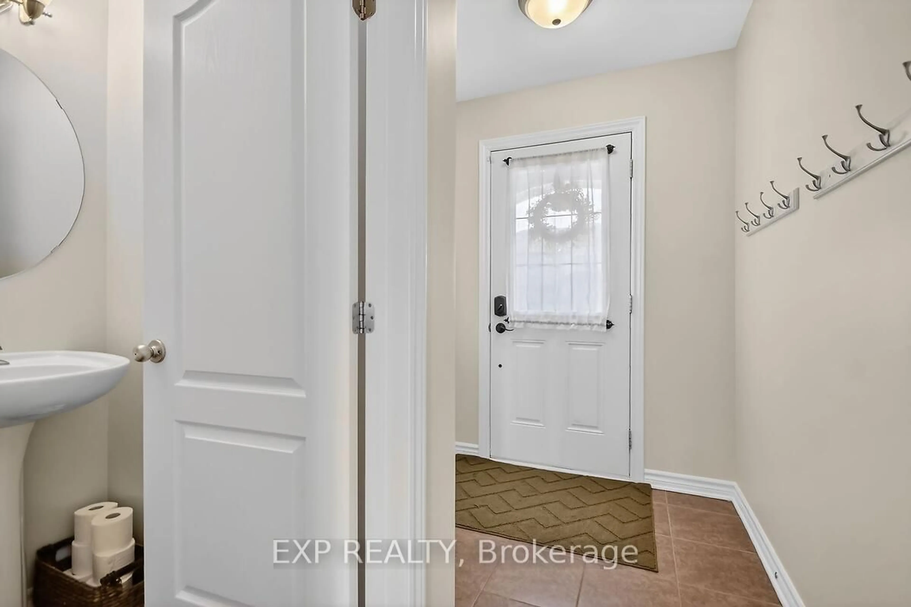 Indoor entryway for 82 ASSELIN St, The Nation Ontario K0A 2M0