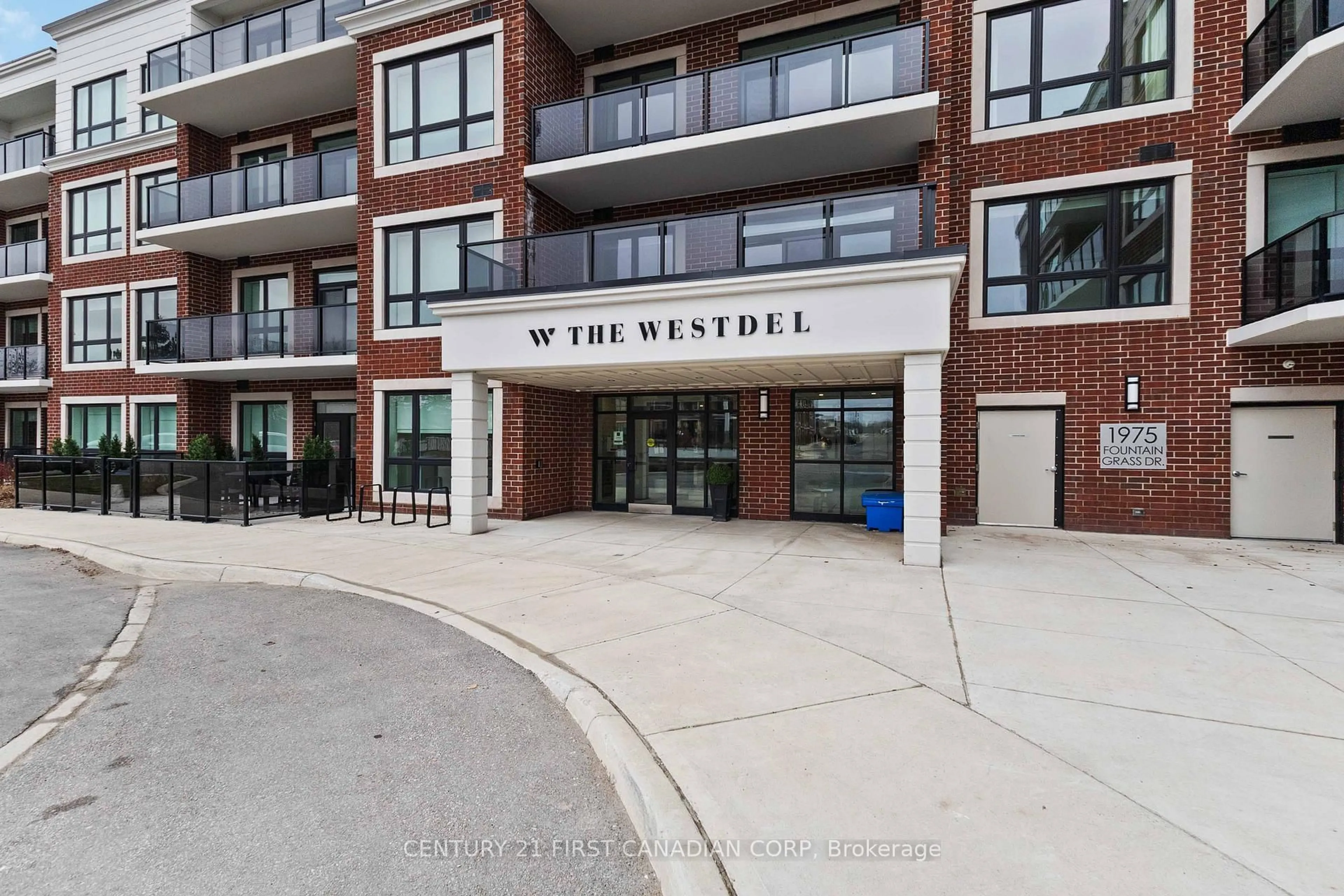 Indoor foyer for 1975 Fountain Grass Dr #105, London South Ontario N6K 4P9