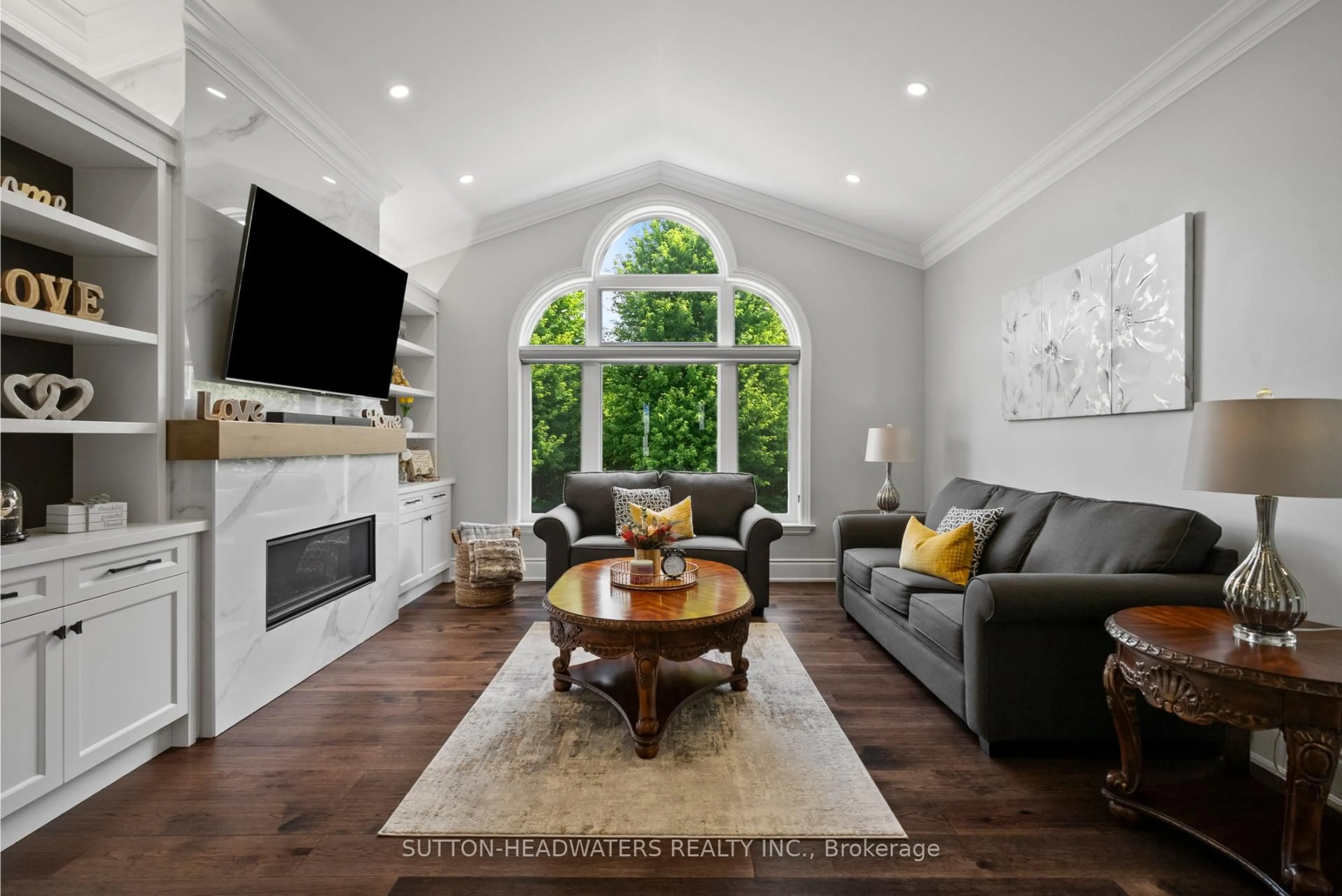 Living room with furniture, unknown for 63 Brookhaven Cres, East Garafraxa Ontario L9W 2Y9