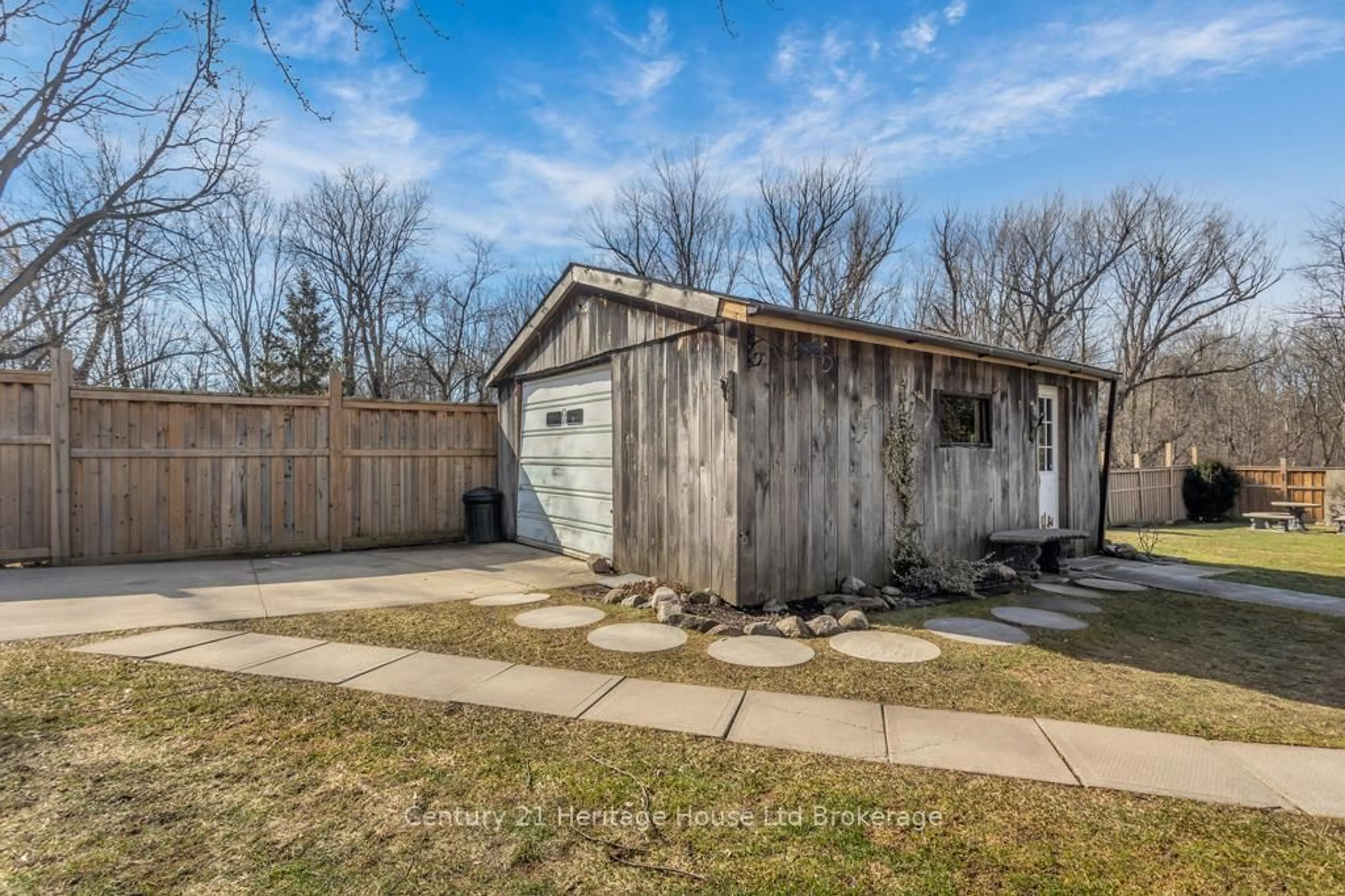 Shed for 112 Church St, Norwich Ontario N0J 1P0