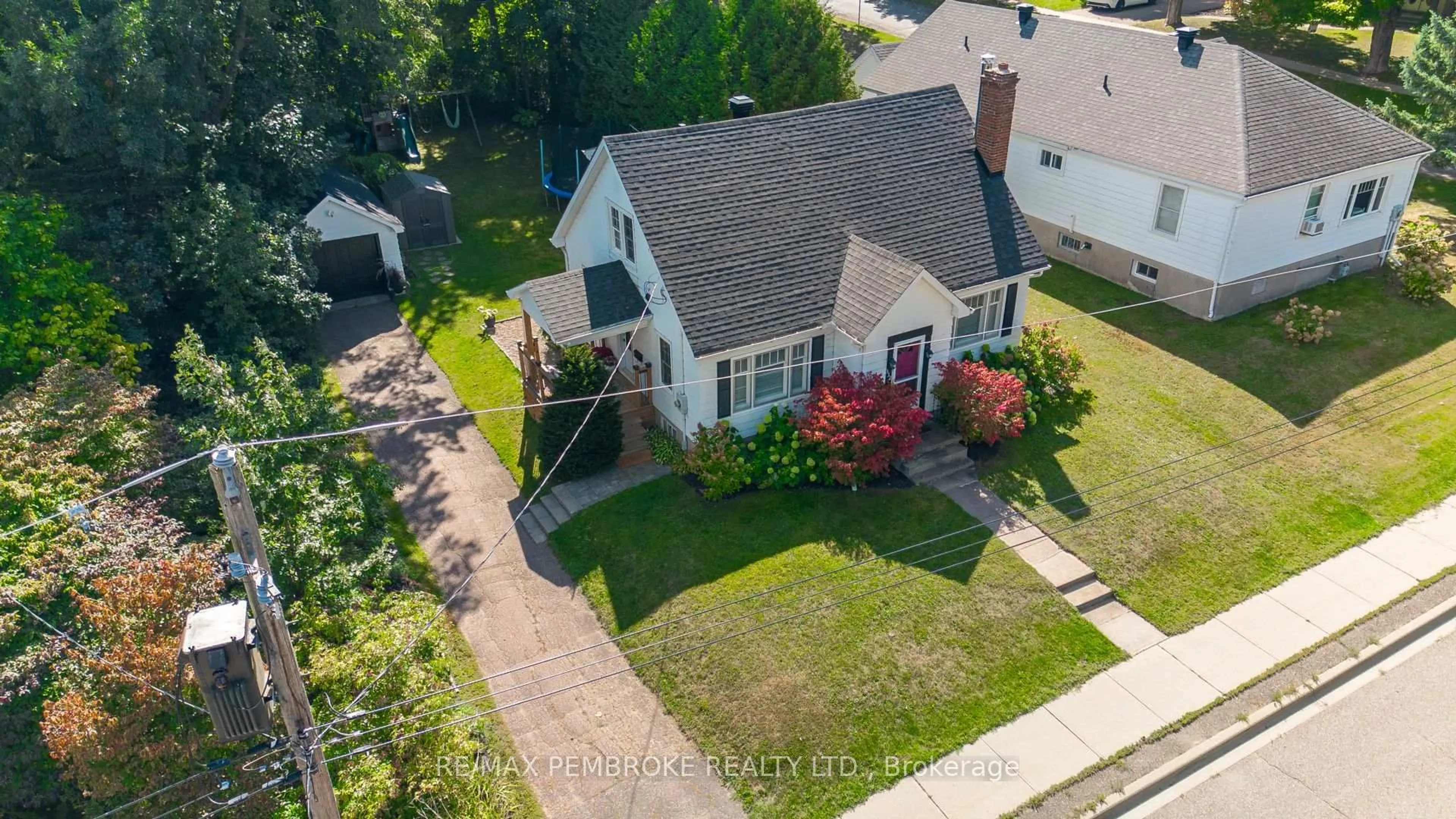 A pic from outside/outdoor area/front of a property/back of a property/a pic from drone, street for 332 Esther St, Pembroke Ontario K8A 3C8