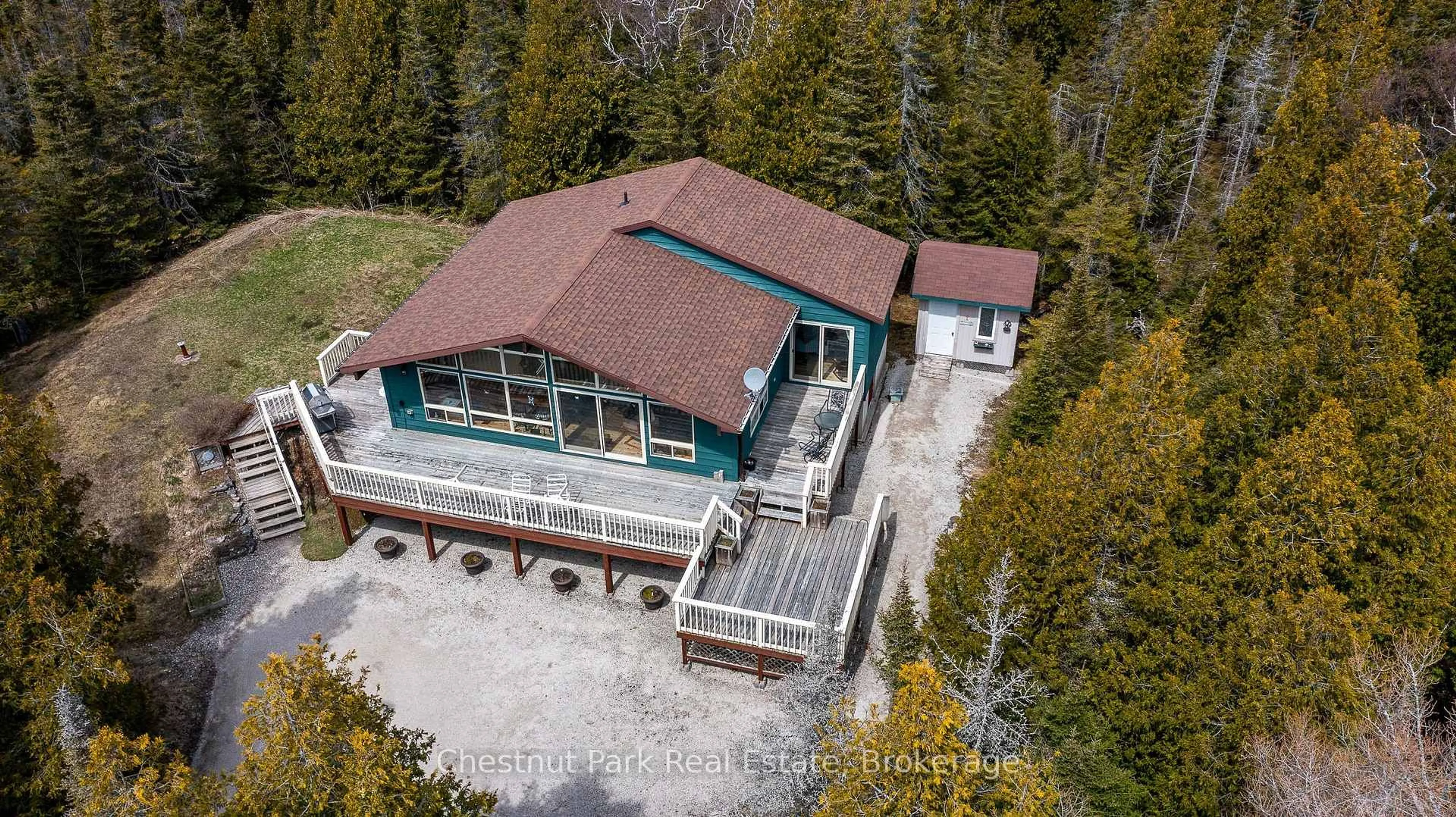 A pic from outside/outdoor area/front of a property/back of a property/a pic from drone, building for 39 Hatt St, Northern Bruce Peninsula Ontario N0H 2R0