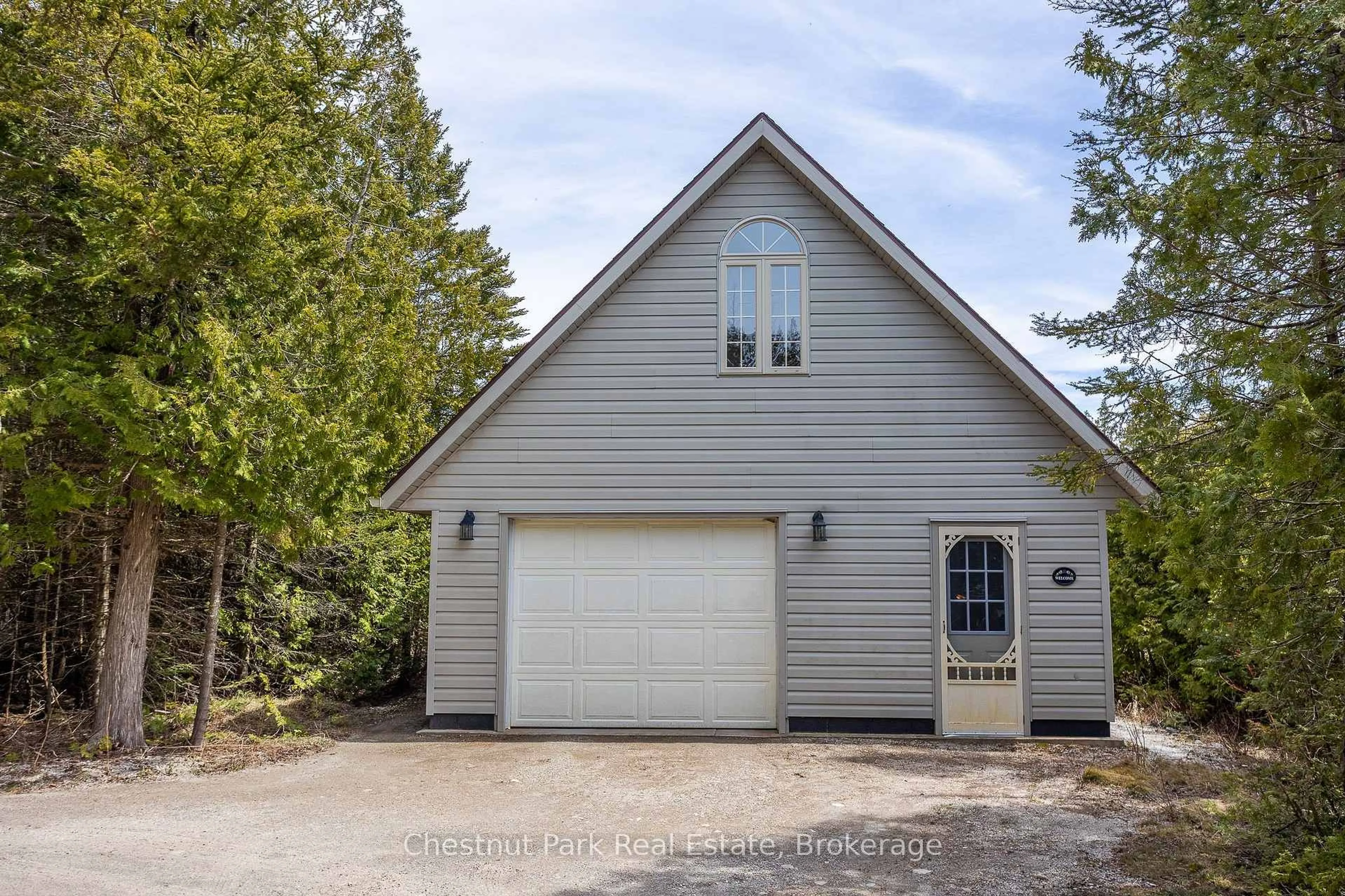 Indoor garage for 39 Hatt St, Northern Bruce Peninsula Ontario N0H 2R0