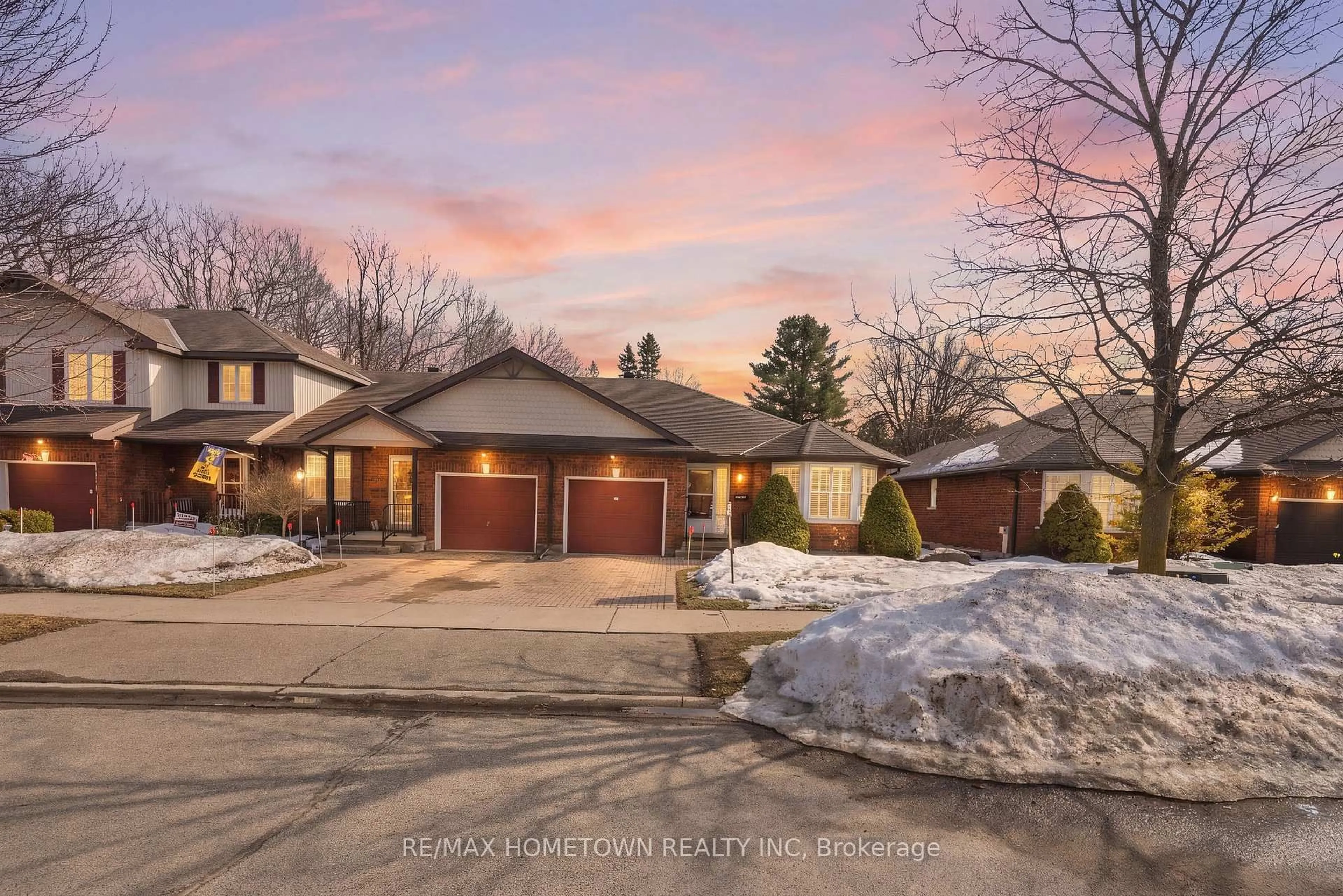 A pic from outside/outdoor area/front of a property/back of a property/a pic from drone, street for 125 Butlers Cres, Brockville Ontario K6V 7K8