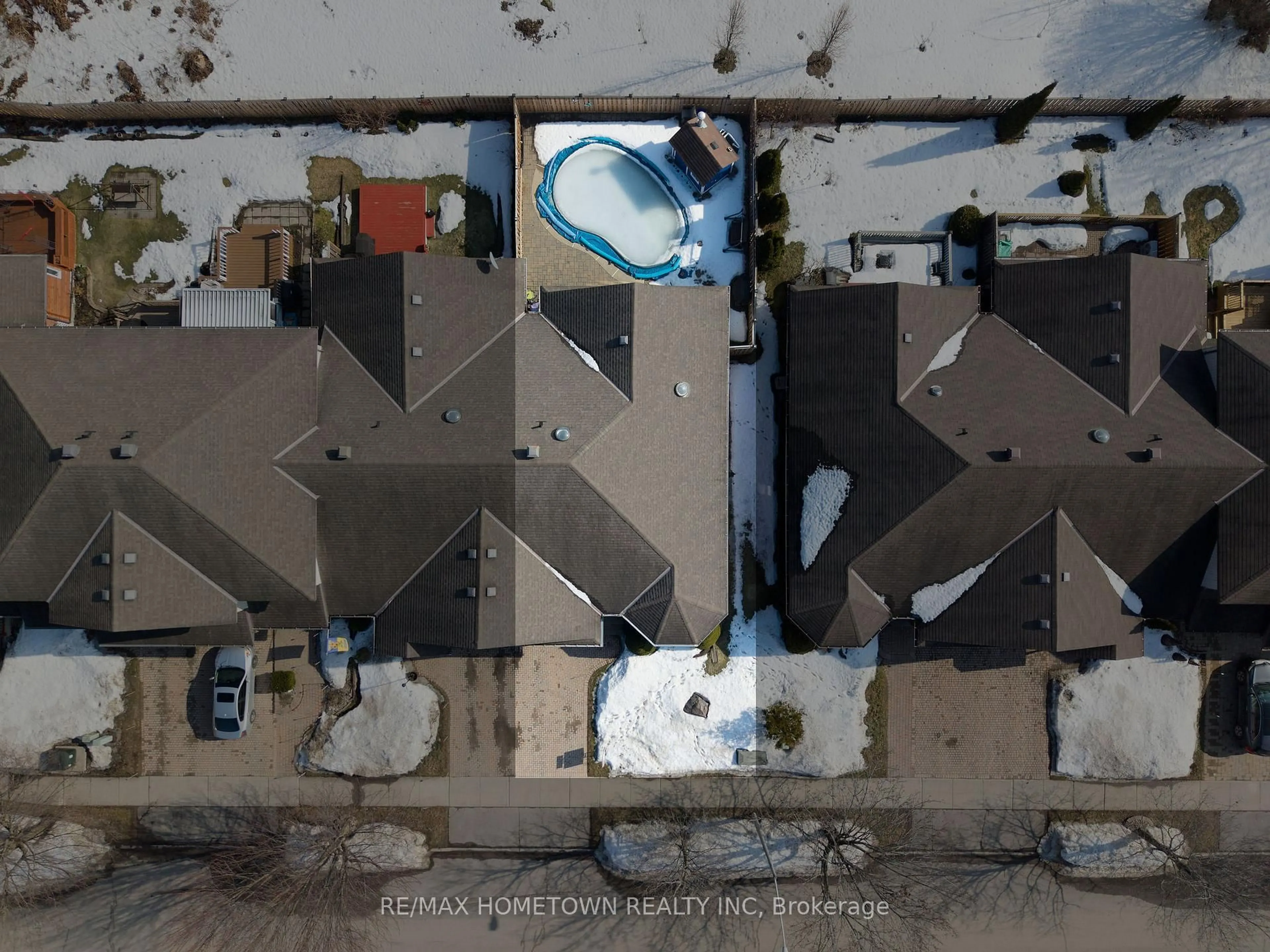 A pic from outside/outdoor area/front of a property/back of a property/a pic from drone, street for 125 Butlers Cres, Brockville Ontario K6V 7K8