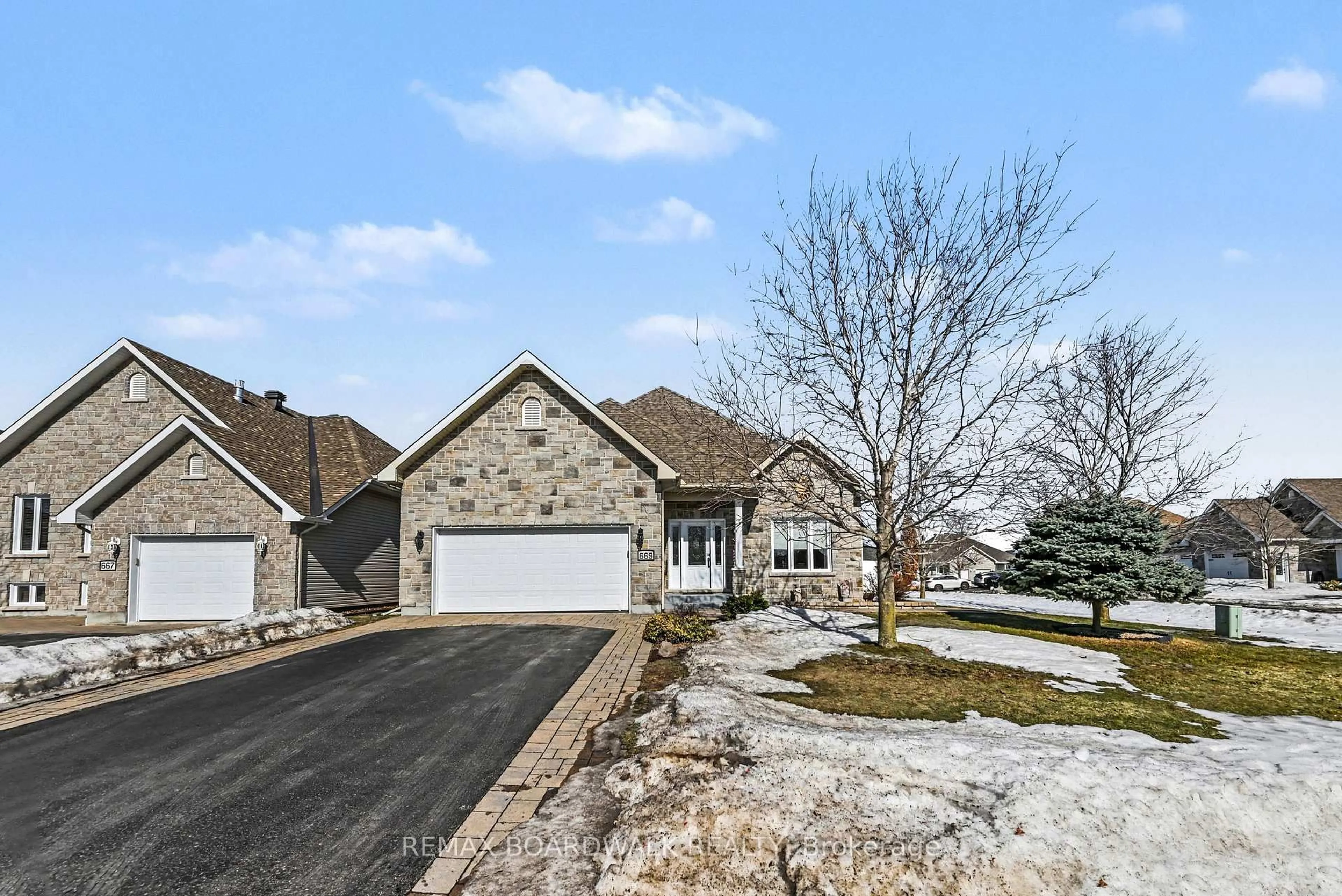 Home with brick exterior material, street for 669 Des Epinettes Pl, Casselman Ontario K0A 1M0