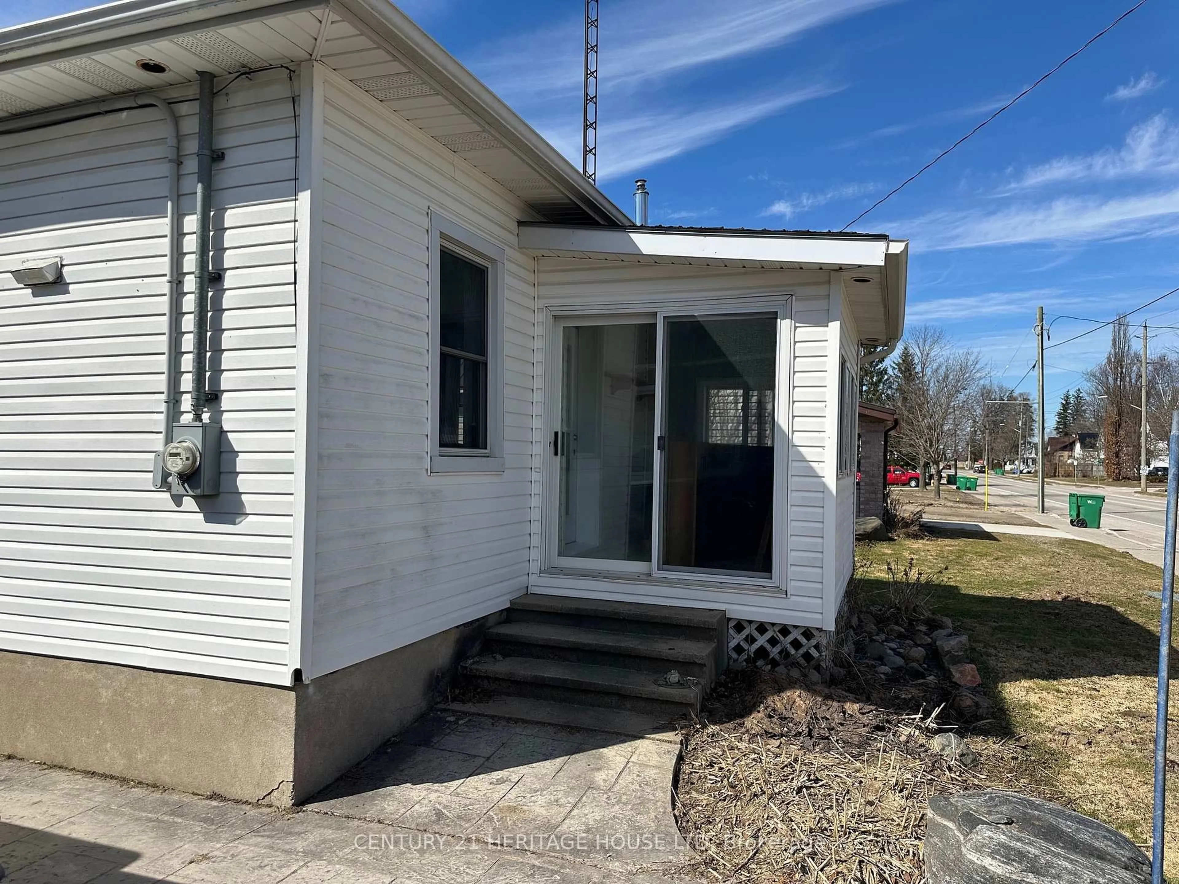 Unknown for 22703 Thames Rd, Southwest Middlesex Ontario N0L 1A0