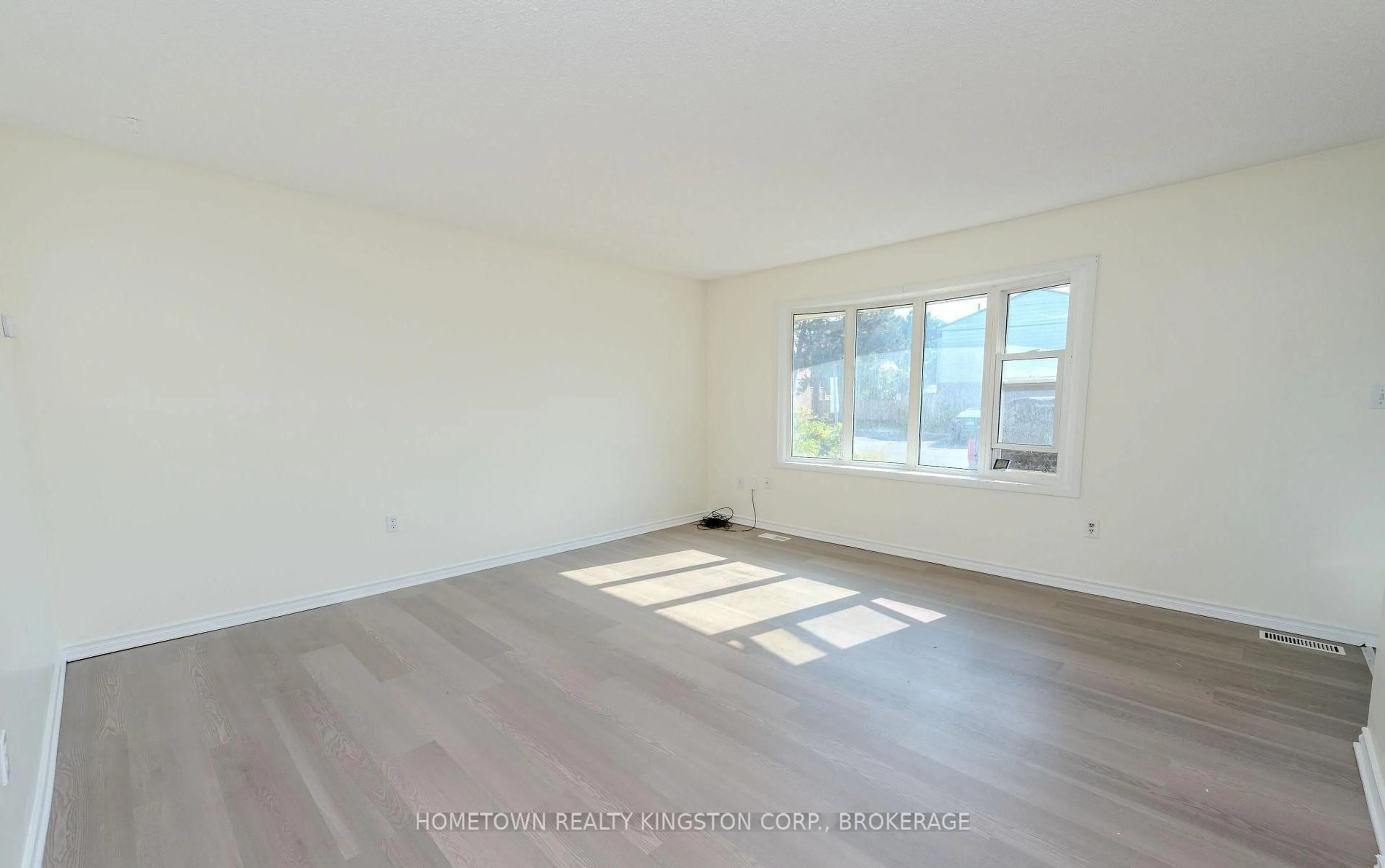 A pic of a room for 983 Oakview Ave, Kingston Ontario K7M 6W9