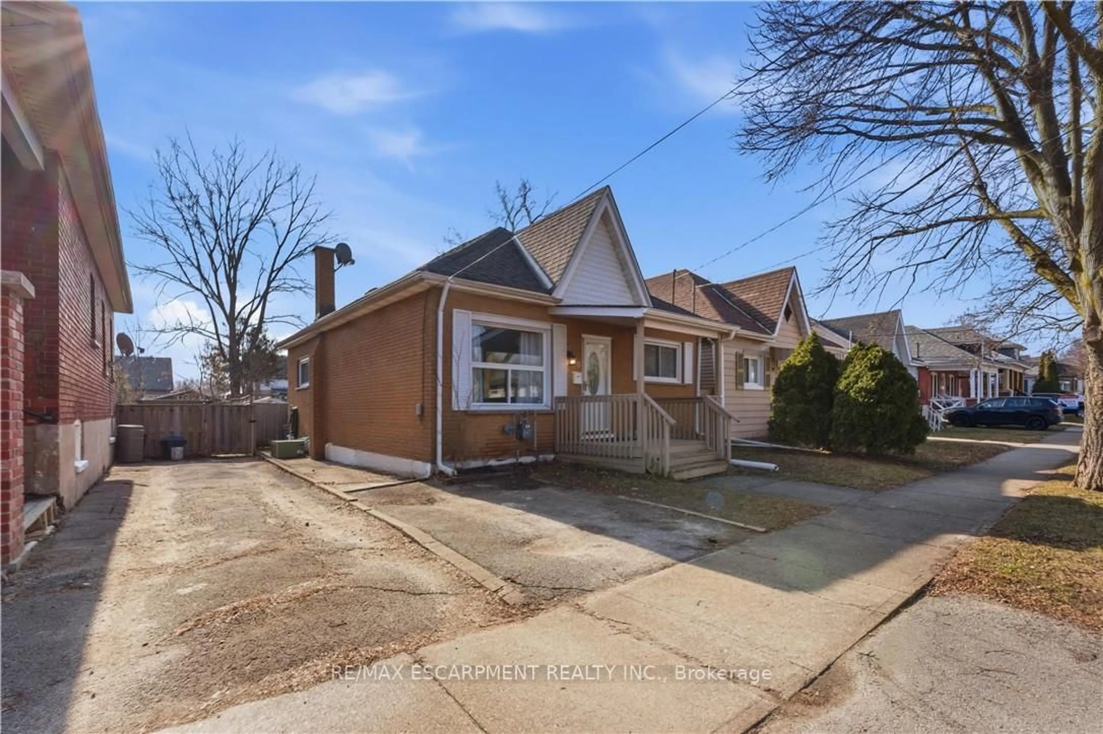 Unknown for 80 Walnut St, Brantford Ontario N3T 1H4