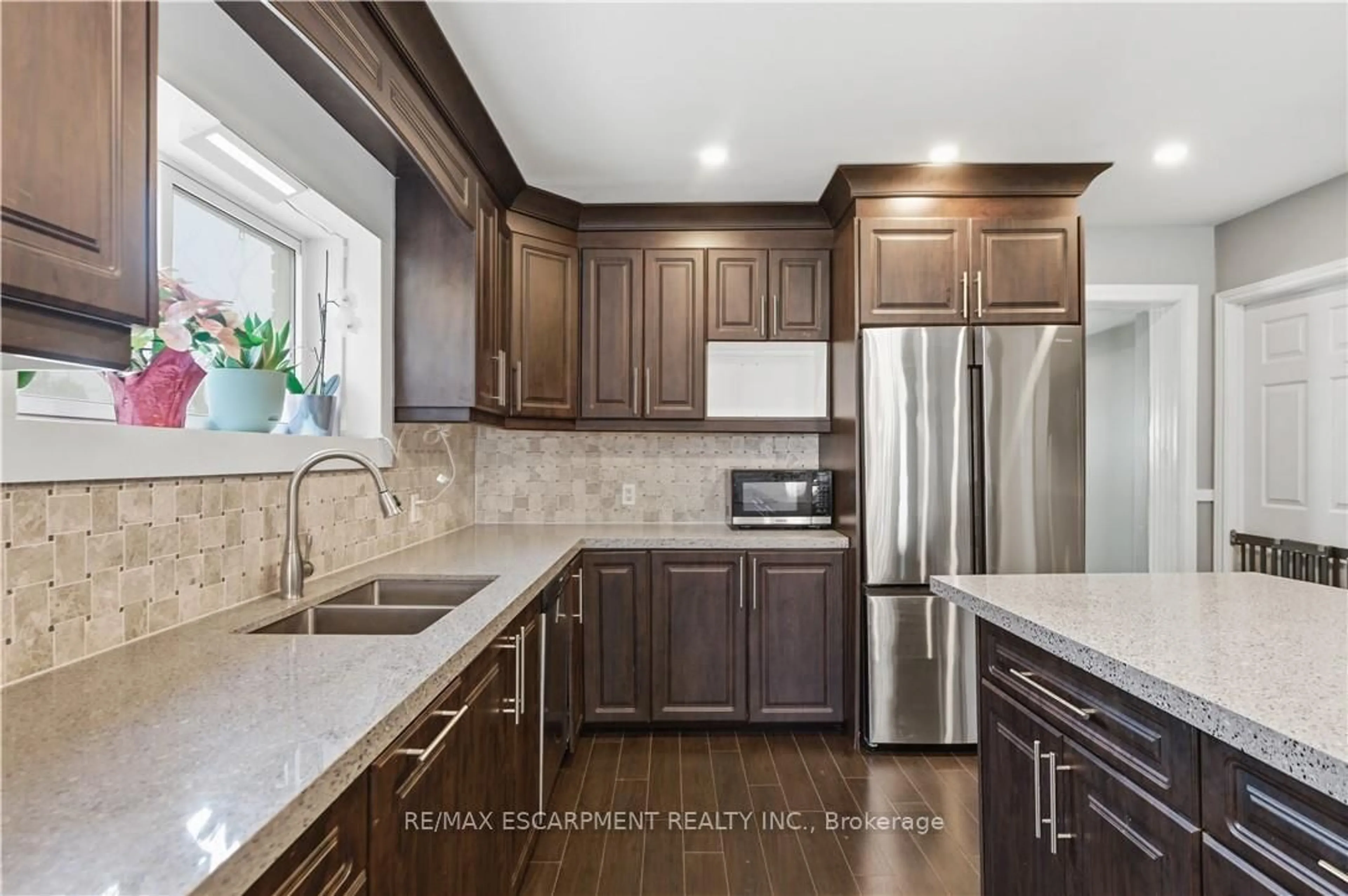 Contemporary kitchen, ceramic/tile floor for 80 Walnut St, Brantford Ontario N3T 1H4