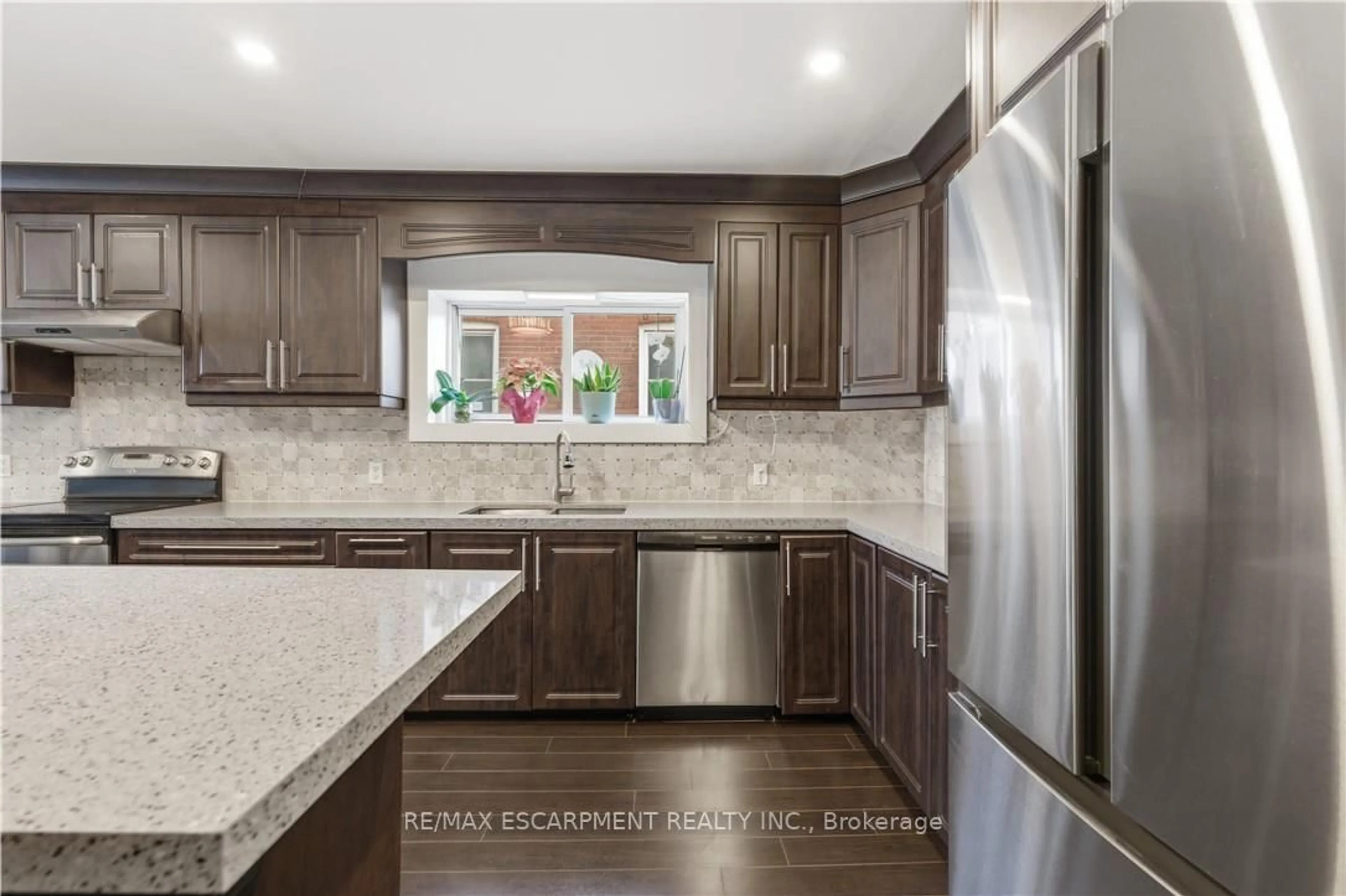 Contemporary kitchen, ceramic/tile floor for 80 Walnut St, Brantford Ontario N3T 1H4