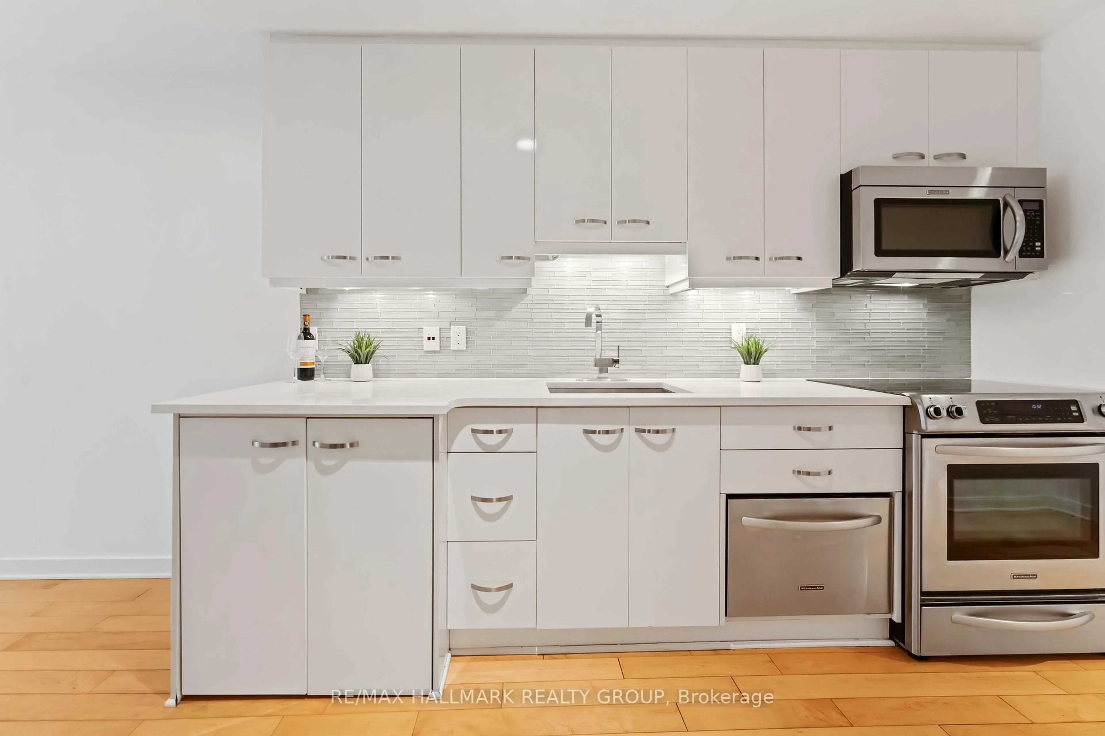 Contemporary kitchen, unknown for 202 St Patrick St #15, Ottawa Ontario K1N 5K3