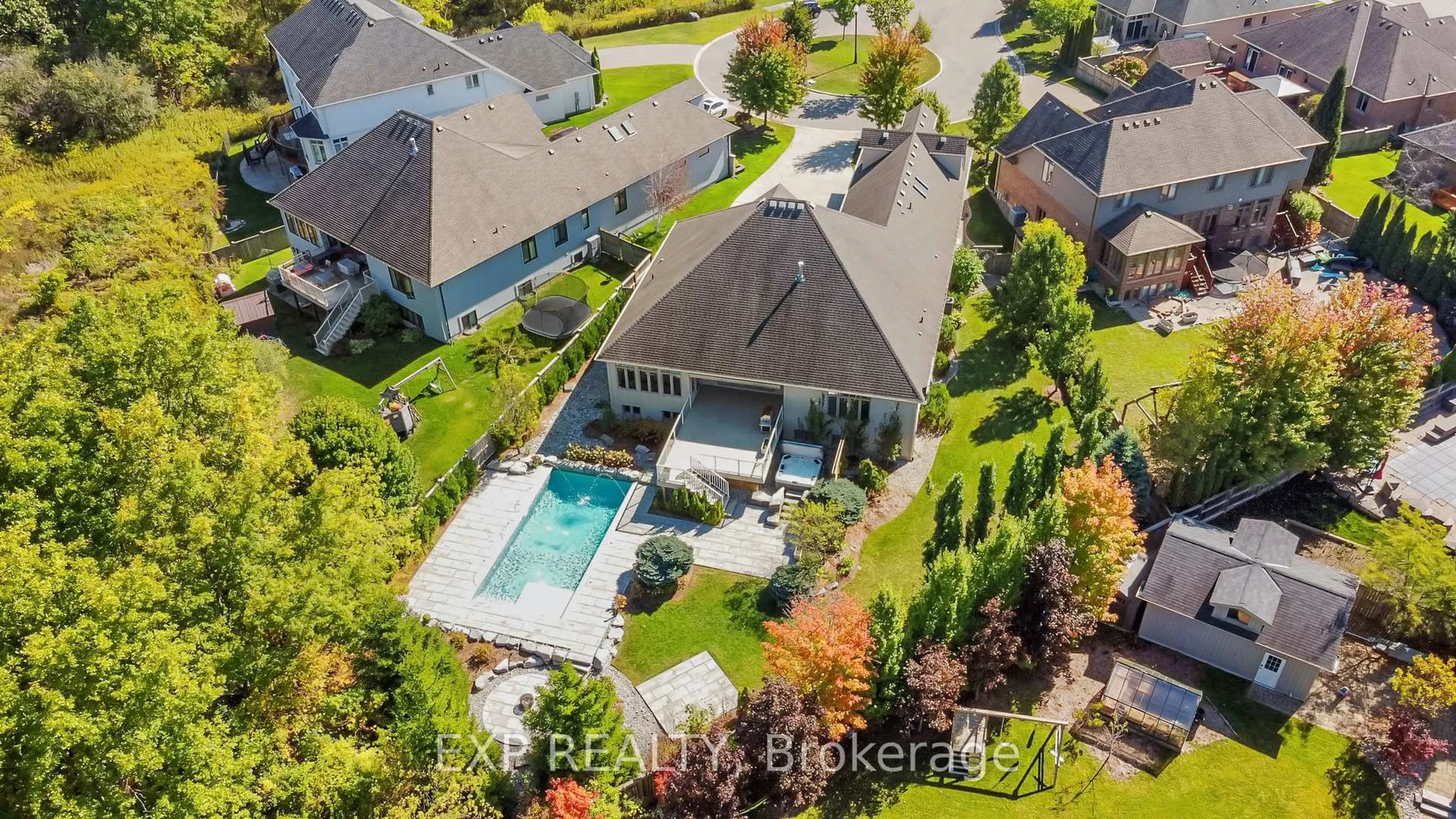A pic from outside/outdoor area/front of a property/back of a property/a pic from drone, unknown for 3319 McLauchlan Grve, London South Ontario N6P 0A6